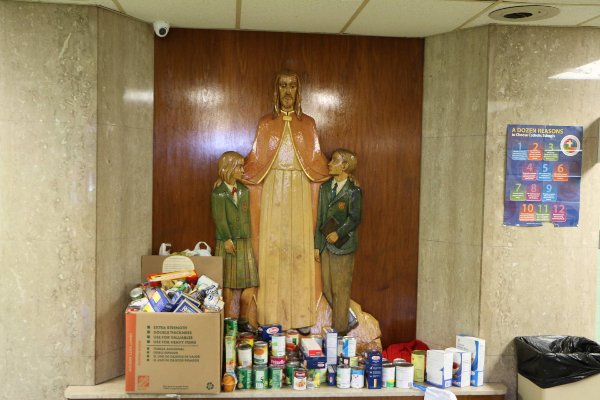 2e0204f4119df41ce391_bfb8846c8fb28604943c_holy_spirit_food_drive_2016.jpg