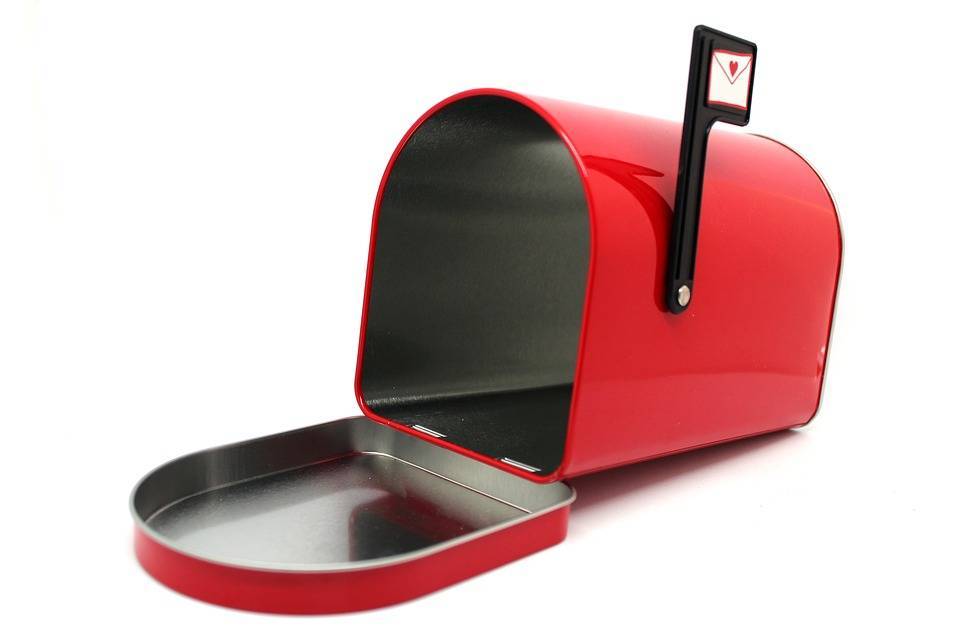 2e798809e448793c14b1_mailbox-2607174_960_720.jpg