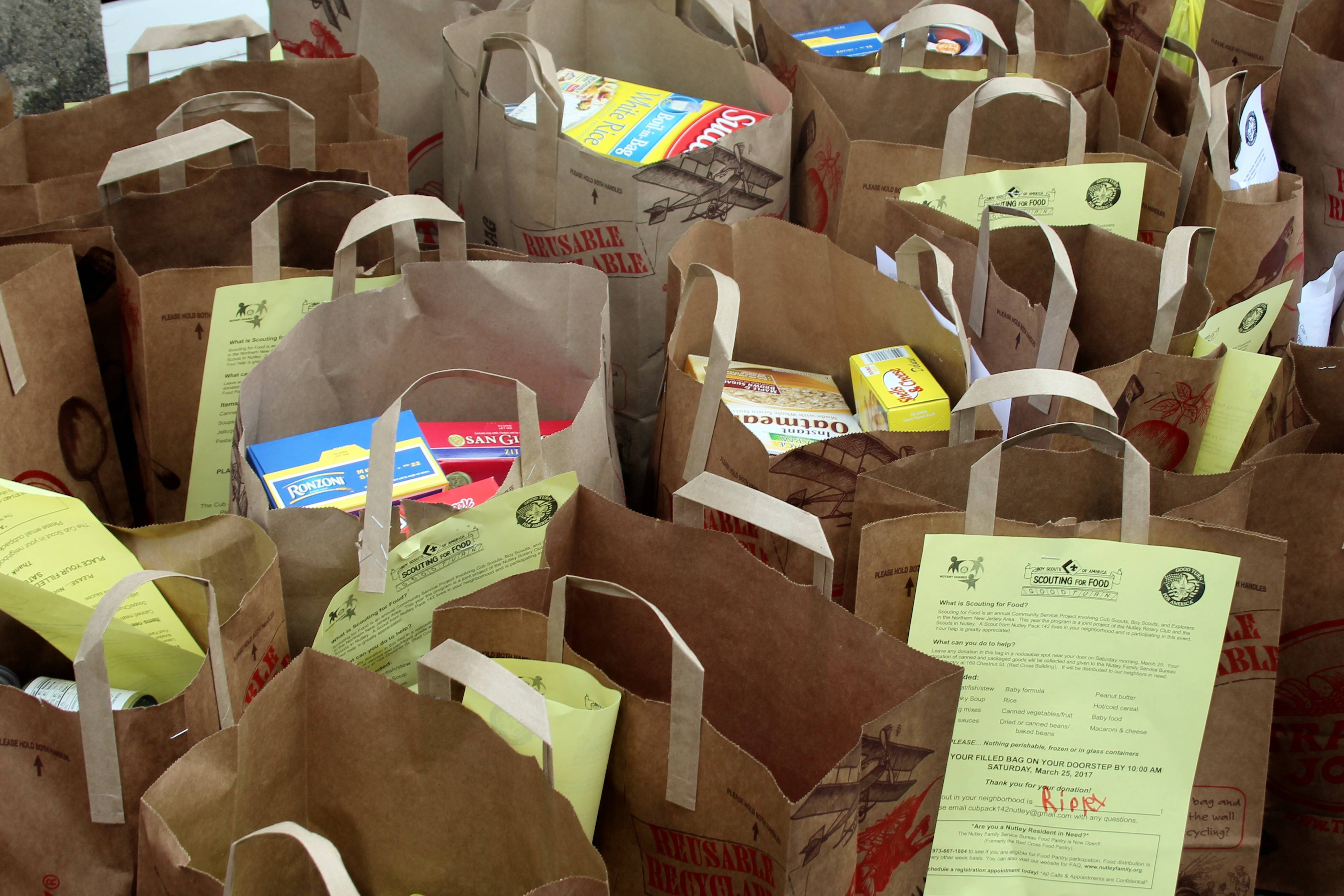 2e8fba428883fa3db370_NFSB_Nutley_Family_Service_Bureau_Food_Drive_017.jpg