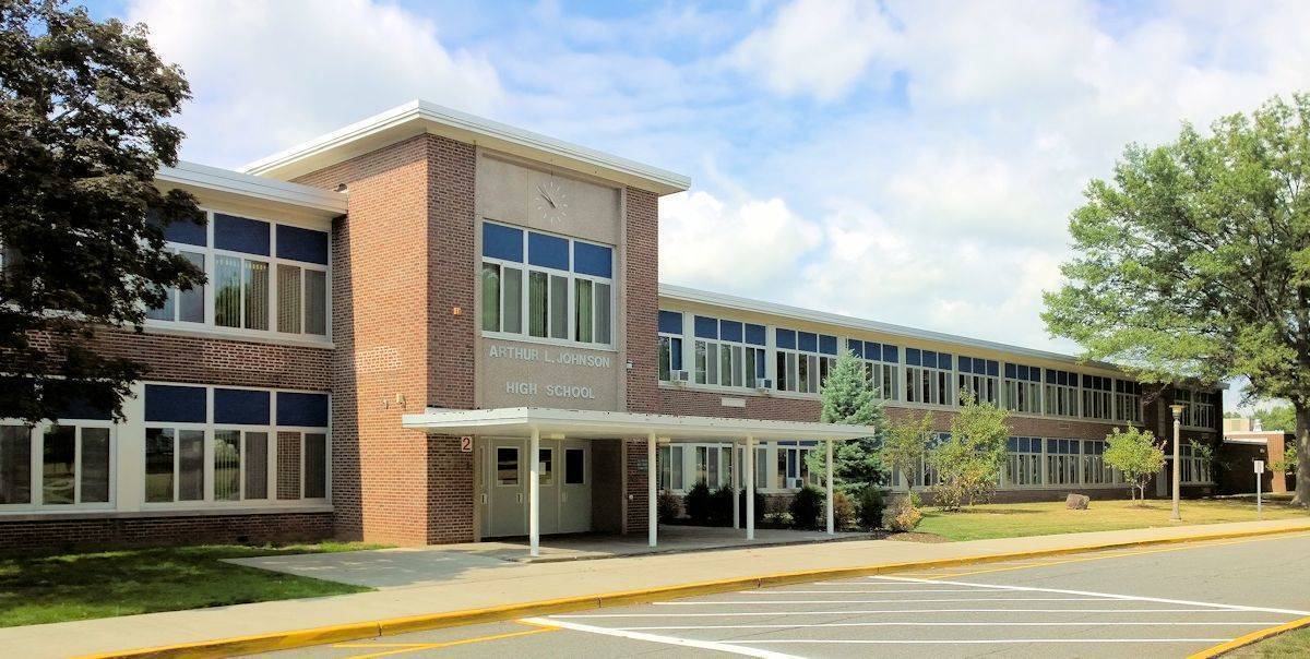 2f71077e1f564aa17a06_b2958b5888ad34ca82bc_alj_high_school_2014_credit_srb.jpg