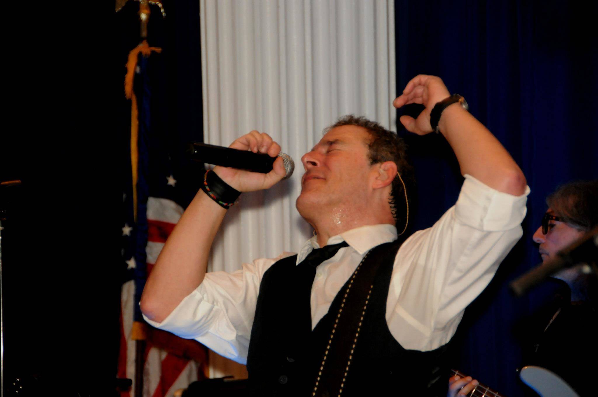 2fa43d332d9cca05c933_B_Street_at_NJ_Inaugural_Gala_in_2013.jpg