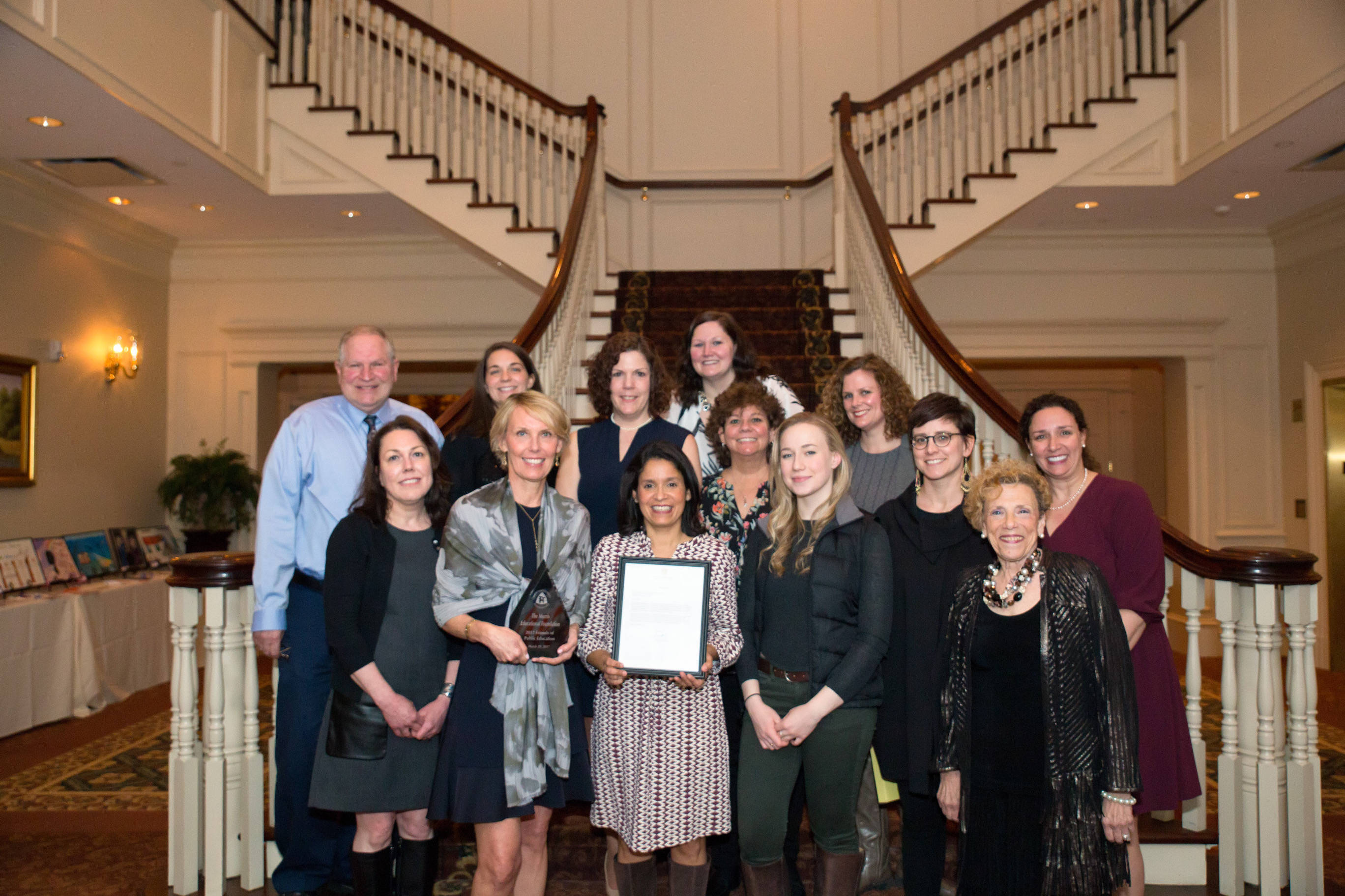 31d5b25b5a5ccf1de5aa_cf4611ca8eb17f682f0d_MEF_Receives_Friend_of_Education_Award_image.jpg