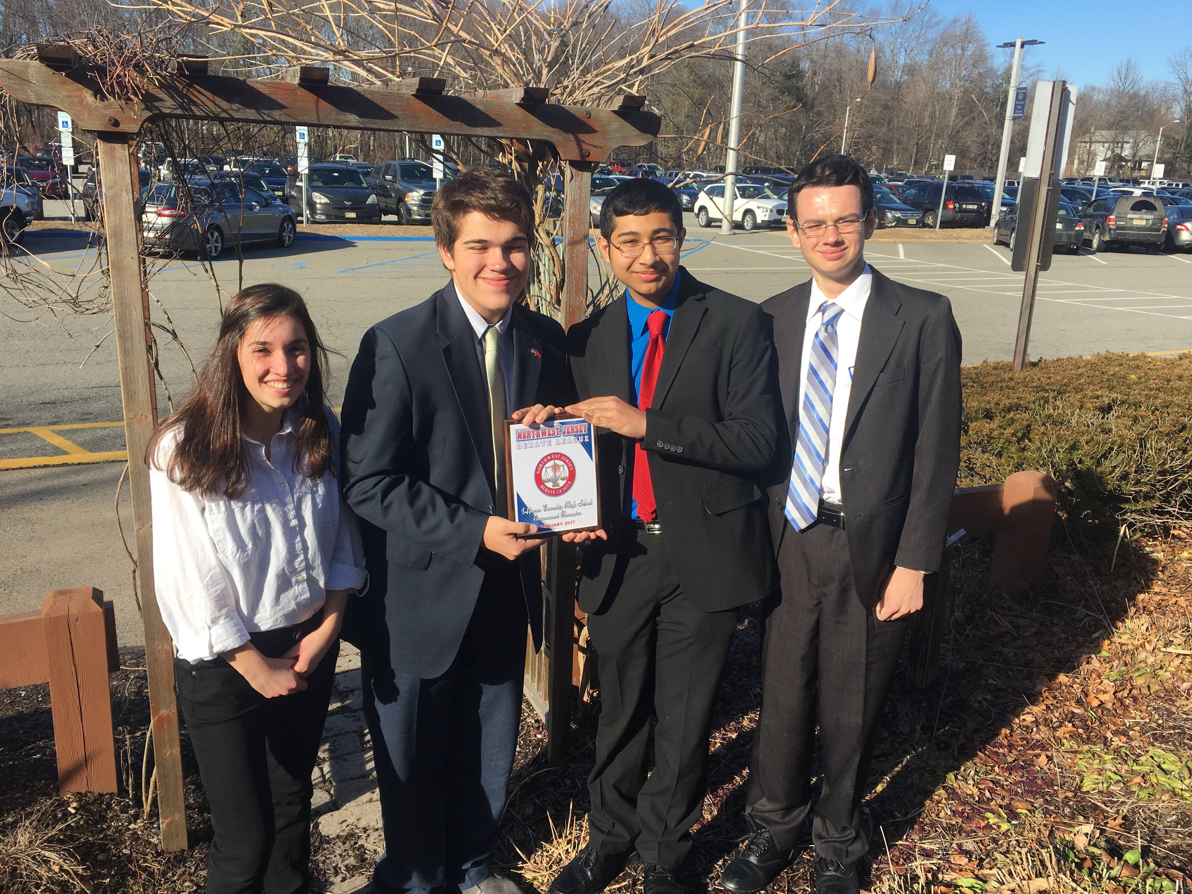 332286355fd9d9a0f1c8_0f38cbeac51f96869429_Debate_Team_from_Jefferson_Tournament.jpg