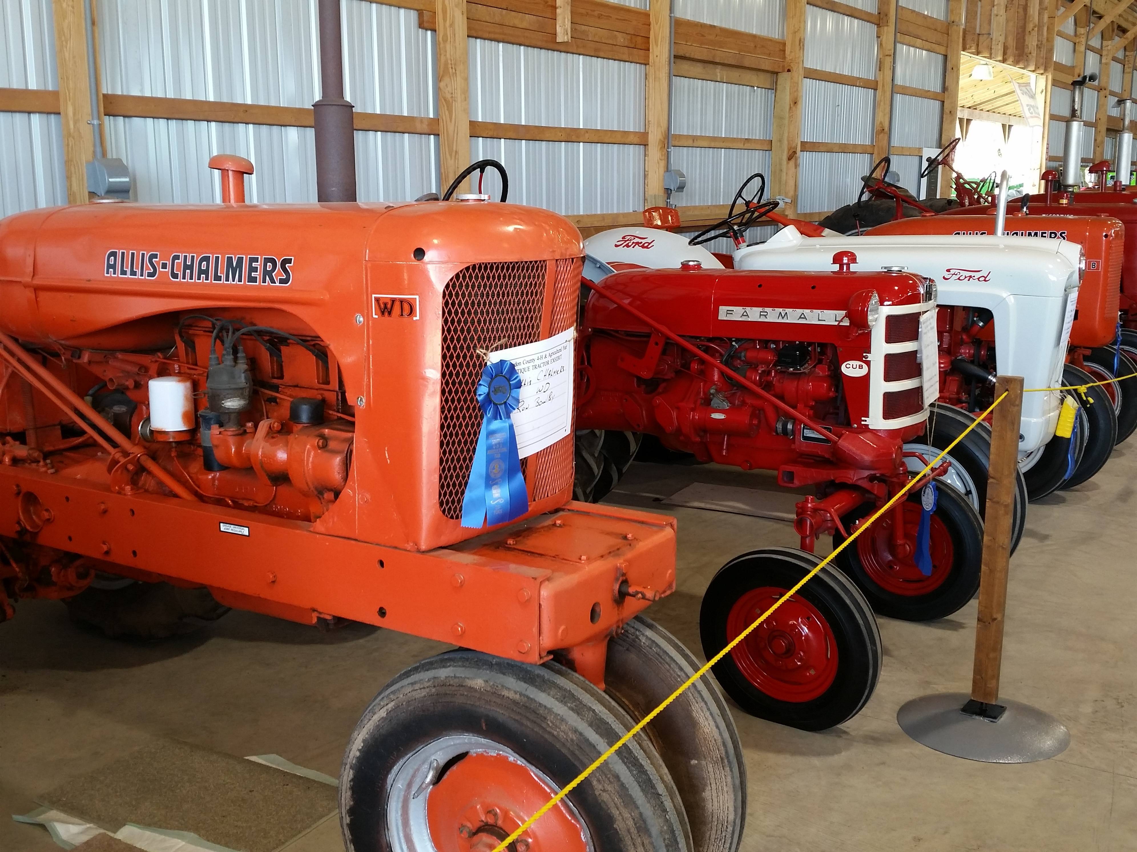 34cbf2ac42d78f0edbc6_TractorBarn2016CaseWD.jpg