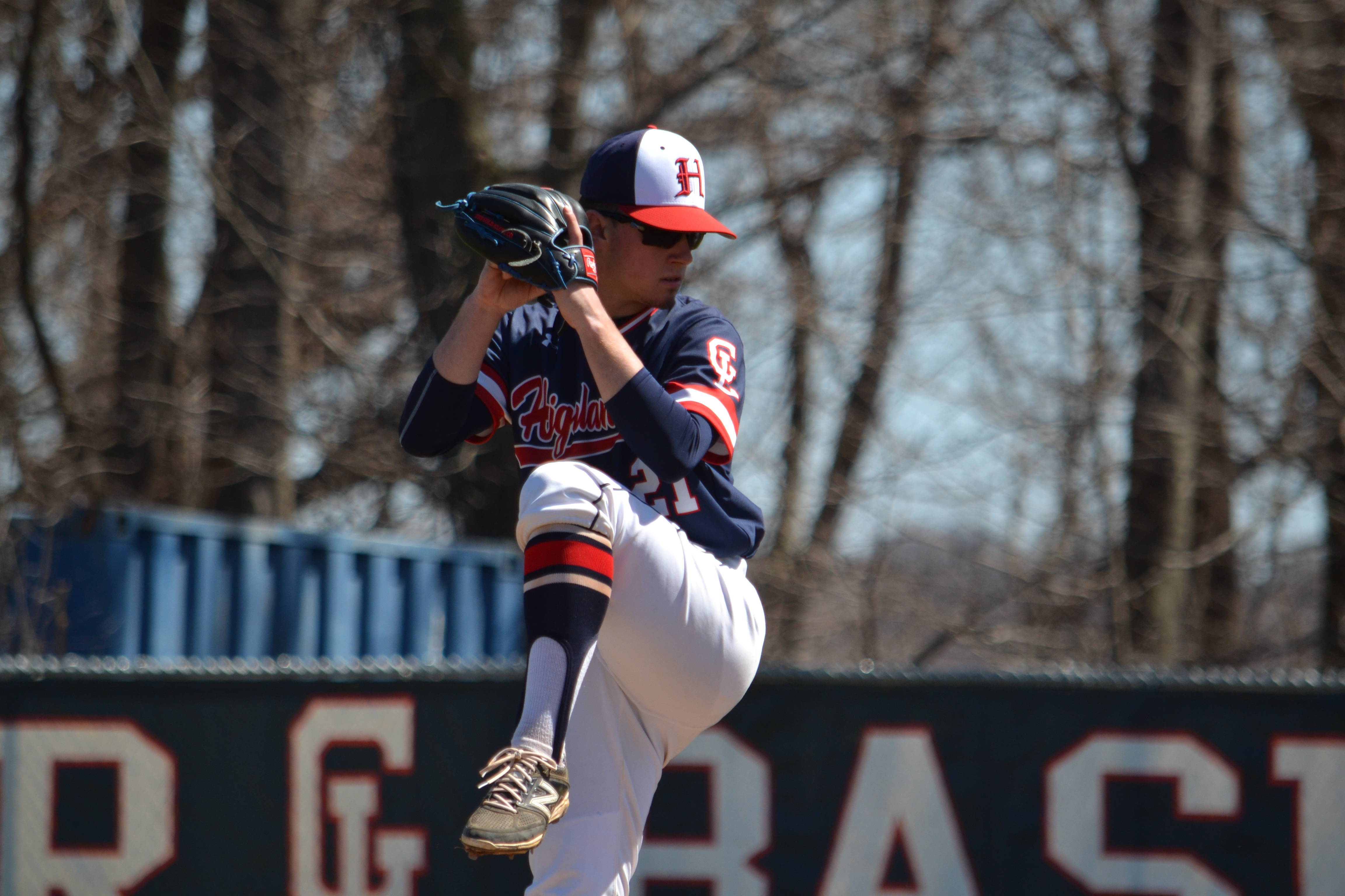357f850b2b7467e3461a_GL_Vs_NP_April_2_2017_Varsity_050_Vin_Doren.jpg