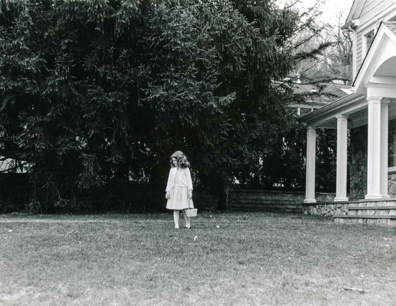 367c7caeec71f91541fe_f12148a7170d2419527a_Erin_Harvey_-_Egg_Hunt_-_Gold_key.jpg