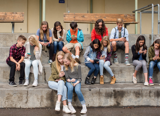 37c23aad64a3cac71580_hillspixscreenagers.jpg