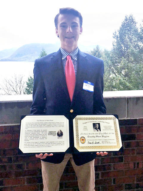 38c528b7ba93de19fe35_THiggins_WestPoint_Award_2017_IMG_2787.jpg