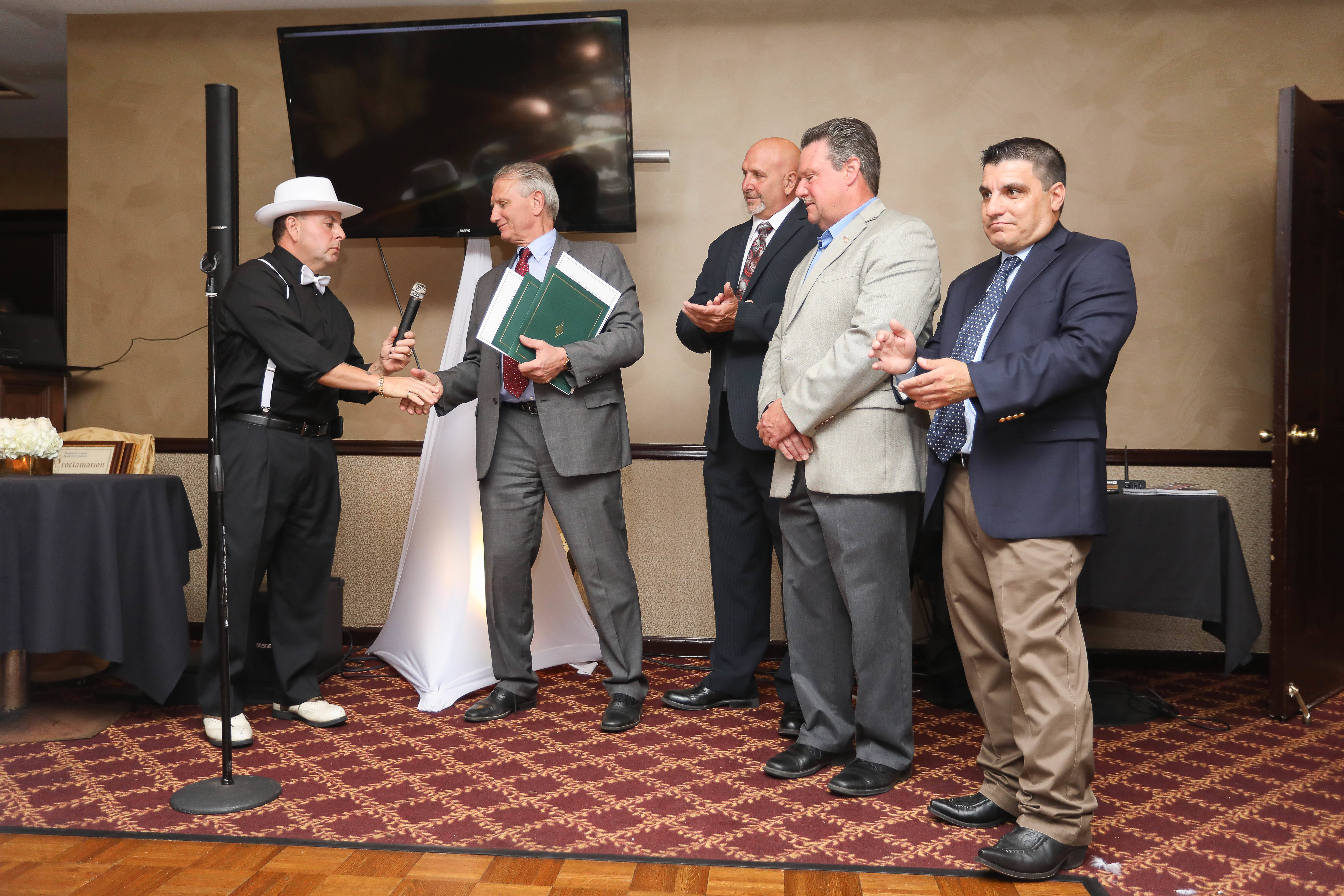 3b0191191fed0c589272_YT-chamberAwards-170518-019.jpg