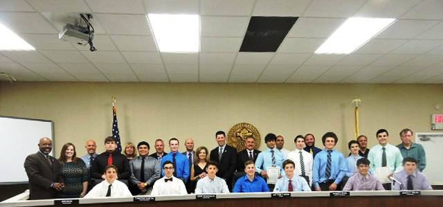 400ee1fee457fbdd377c_wrestling_team.jpg