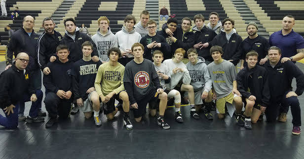 4139060cb359c345ee04_2018_wrestler_team_photo.jpg