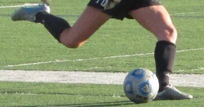 437dd8687417dcc4dc6a_girls_soccer_generic.jpg
