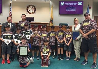 438ba11228e68251d32f_hillspix7Ugoldchampions.jpg
