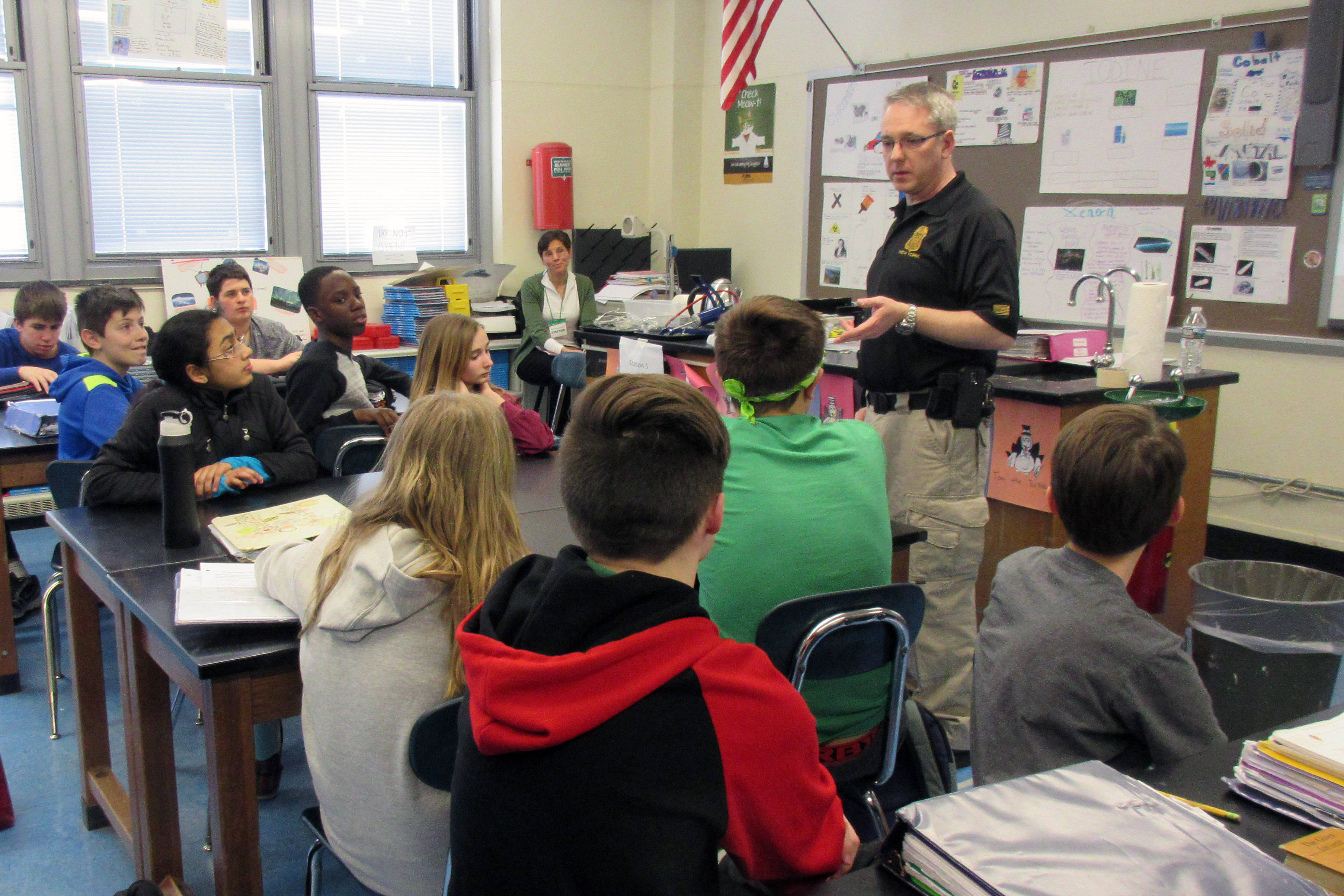 44def785277973662b13_FBI_investigator_at_EIS_STEM_Day.jpg