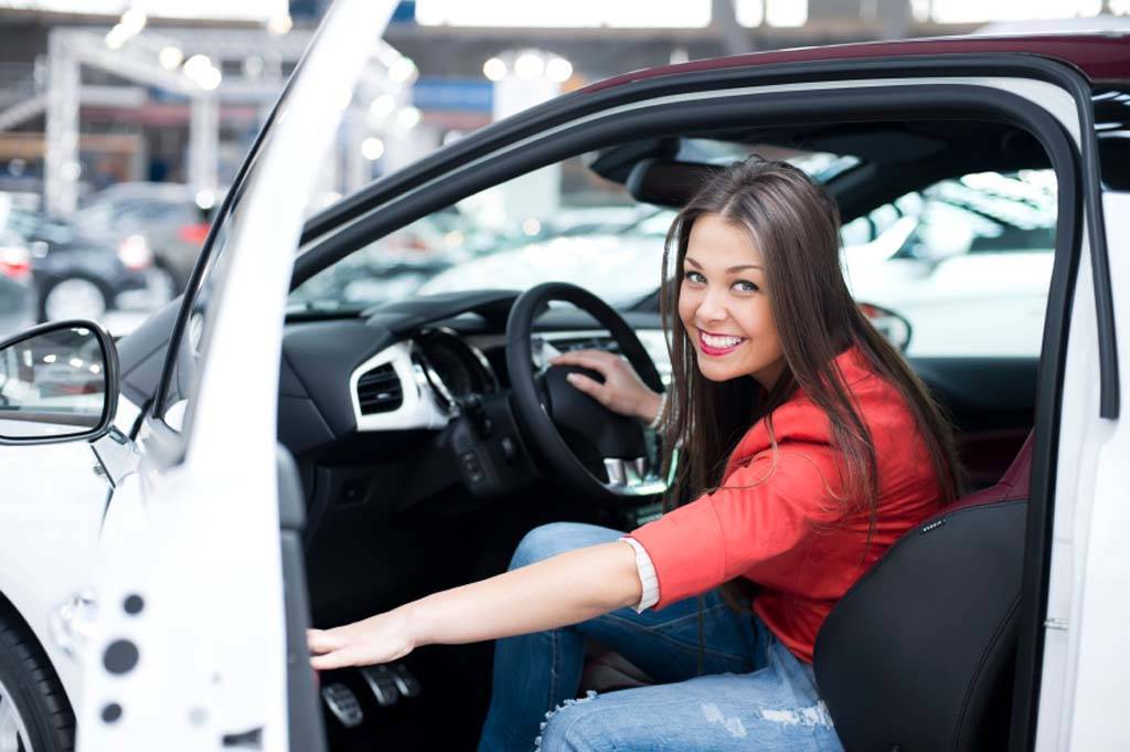 450b7ab433997581a697_Millennial-Woman-Driver.jpg