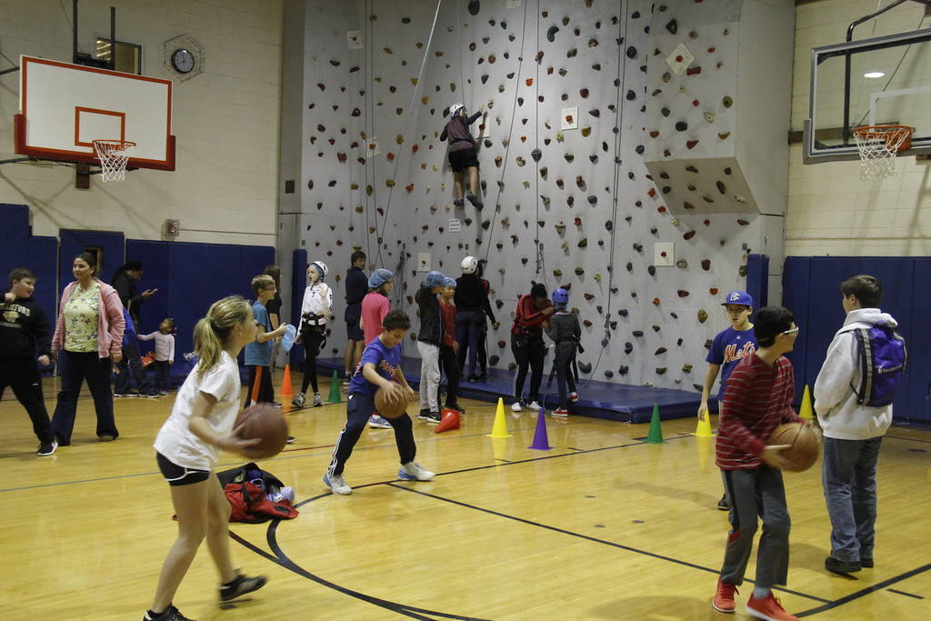 452ab0f7ecb572282f3b_Basketball___Climbing.jpg