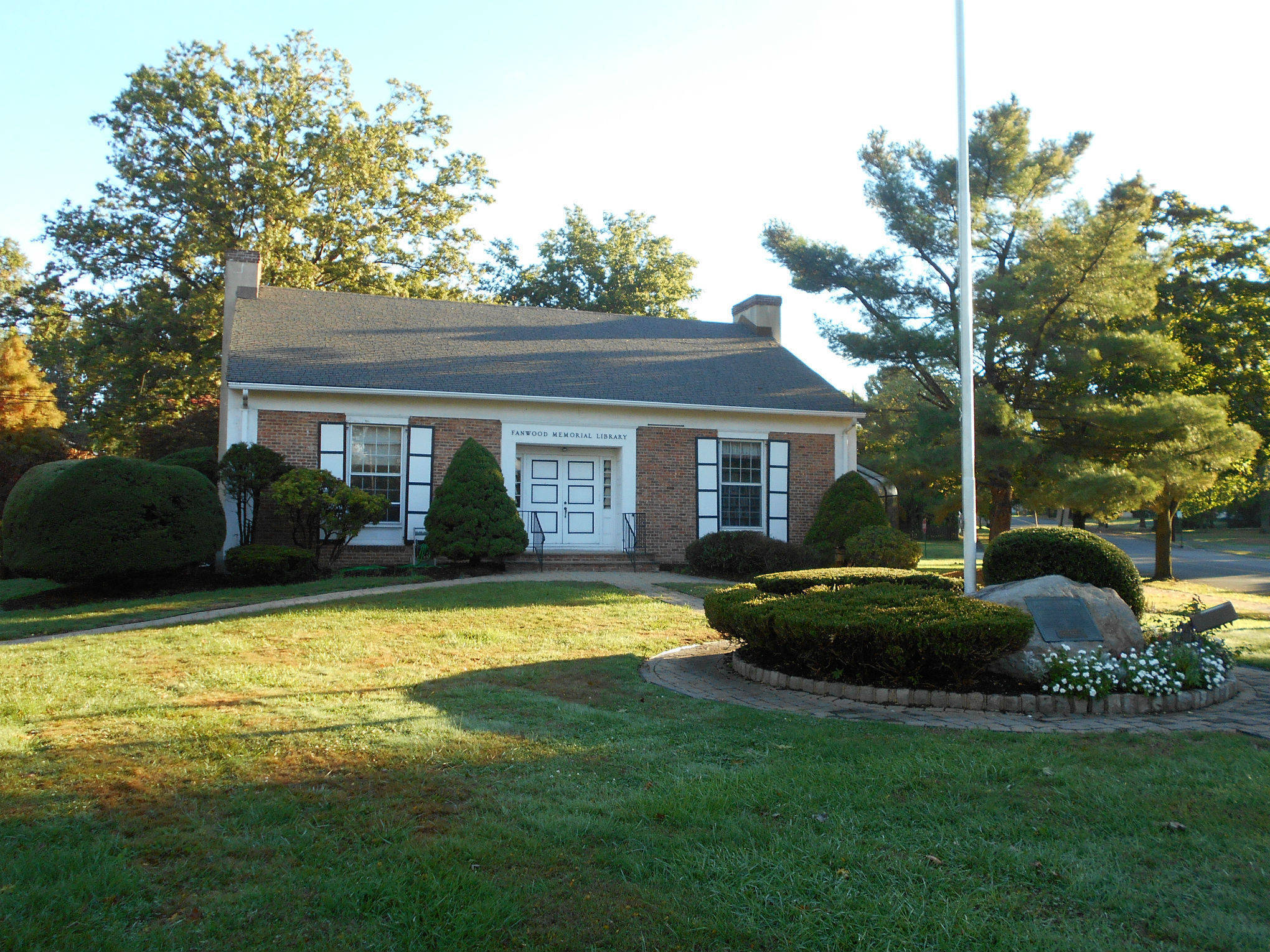 483a66b785bd86e6adfe_Fanwood_Library_pic.jpg