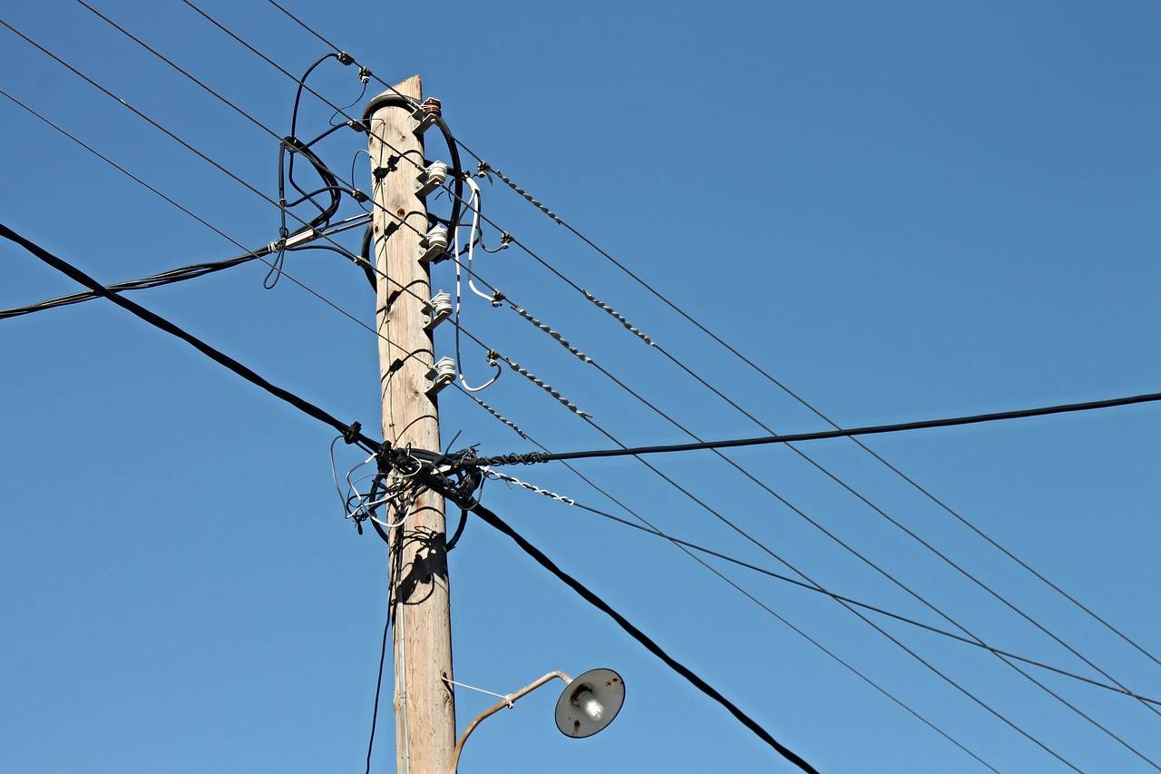 483abce43041aefa6e7d_strommast-3144474_1280.jpg