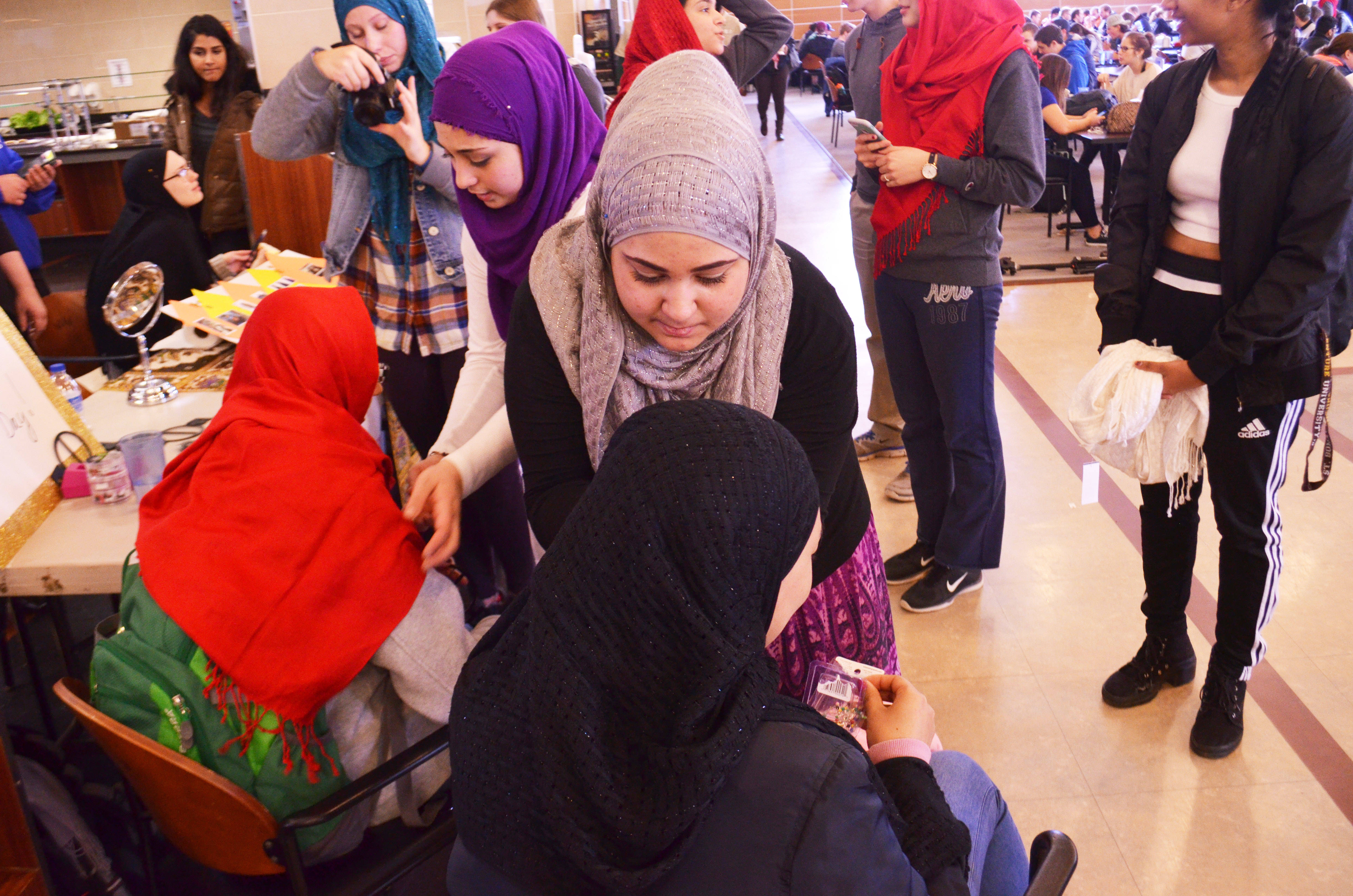 48542ca09fa8999eb5ac_Hijab_16.jpg