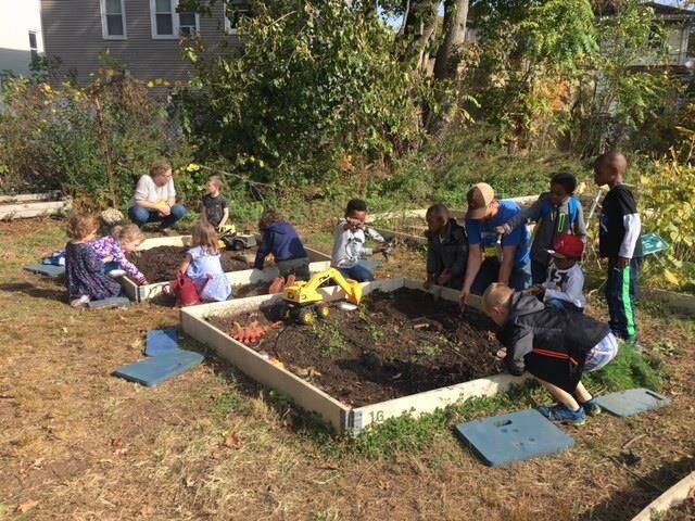 48813f60277f307f4f05_Garden_Recess_Fall_2017_1_Group_shot_at_beds_preview.jpeg