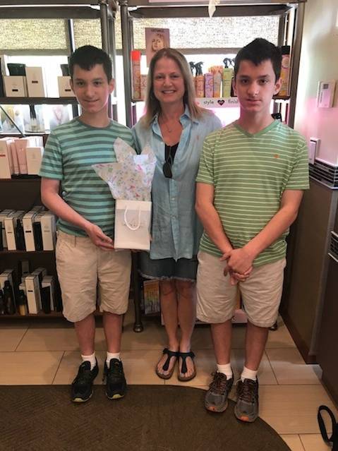 4b0c16df412ea85ac34c_skindeepmothersdaymom.jpg