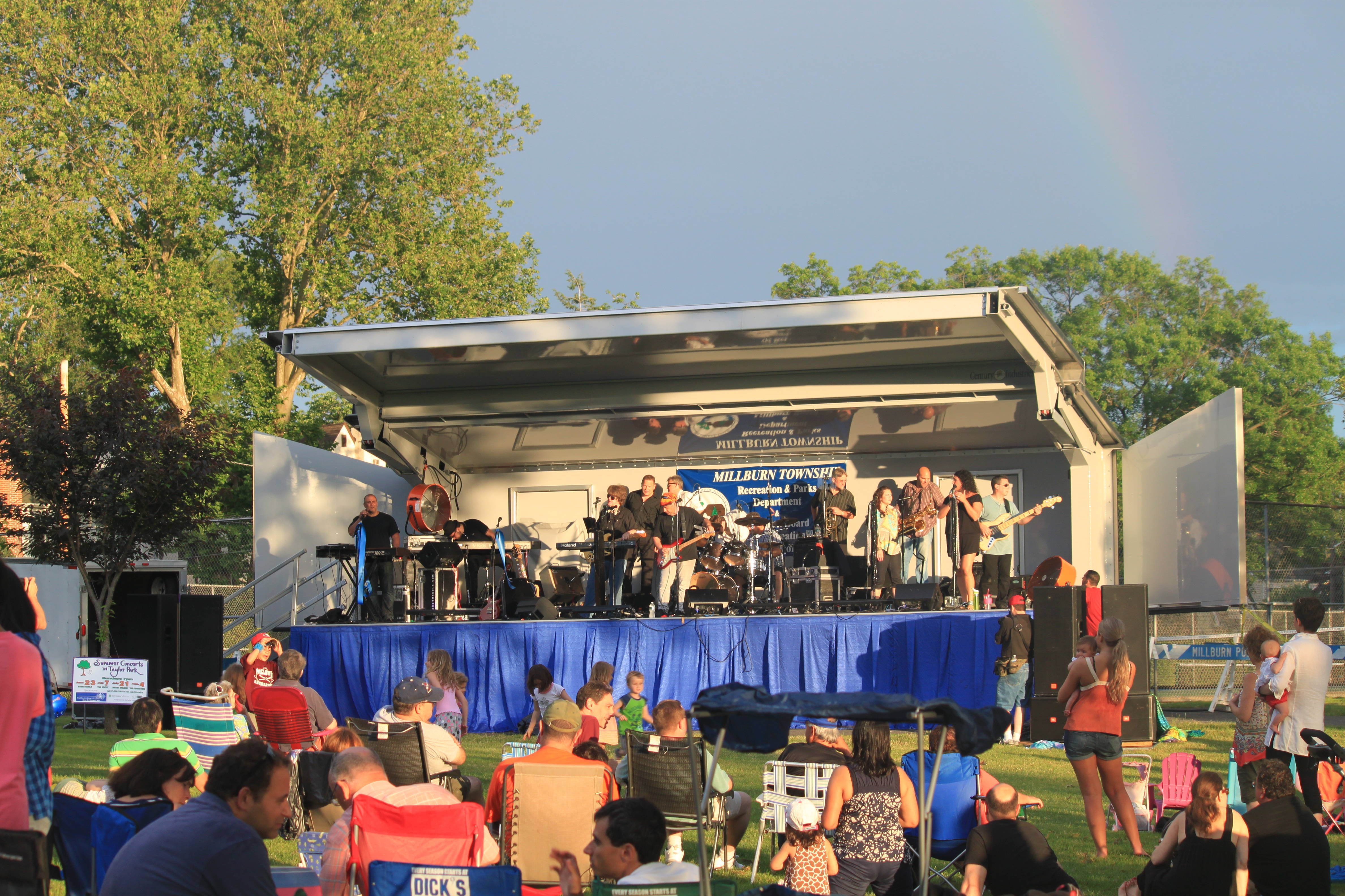 4b12fc9dccf43ea468de_f565c1ccb1a9464cc25d_Concert_2013_Street_Hassle_036__2_.jpg