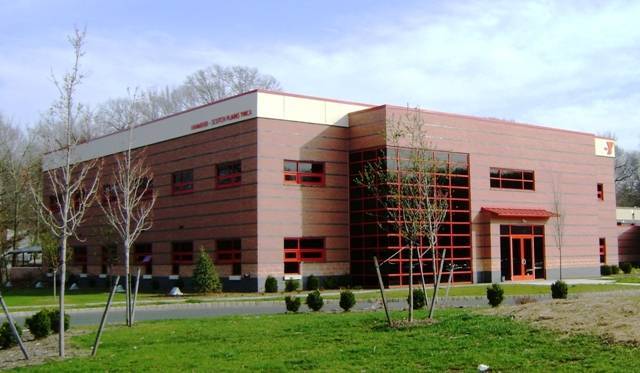 4df1dc2898dab9aa0b3f_FSPY_building_external.jpg
