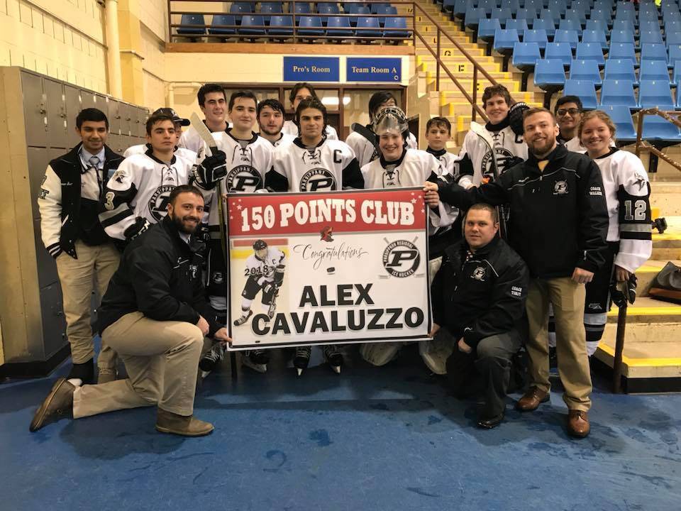 4eb453000d2024eb4062_hockey_team.jpg
