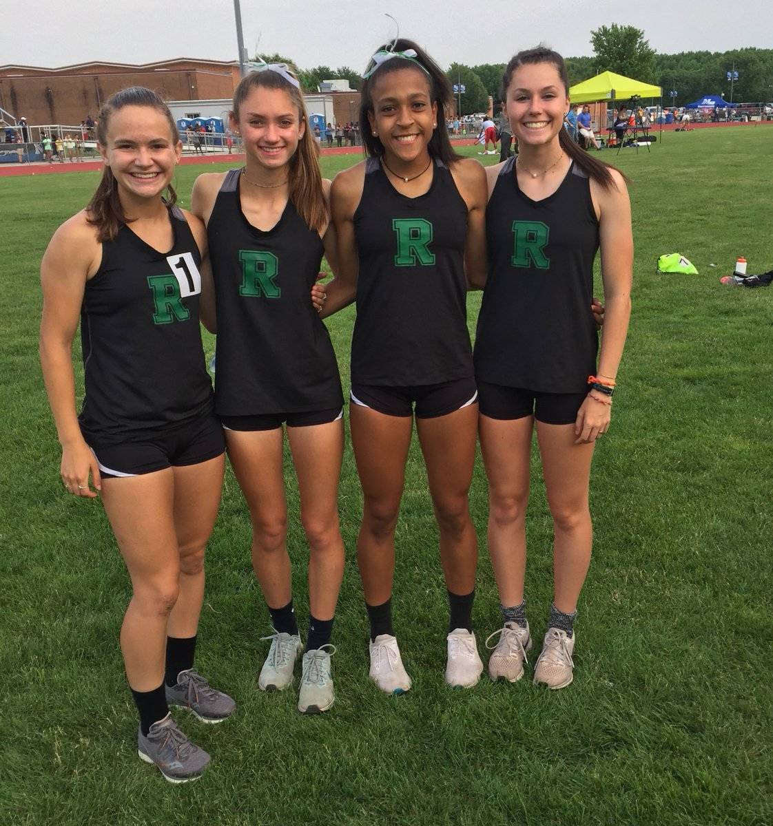 4f10ef1a598baa0e5348_ridge_4x800_girls_team.jpg