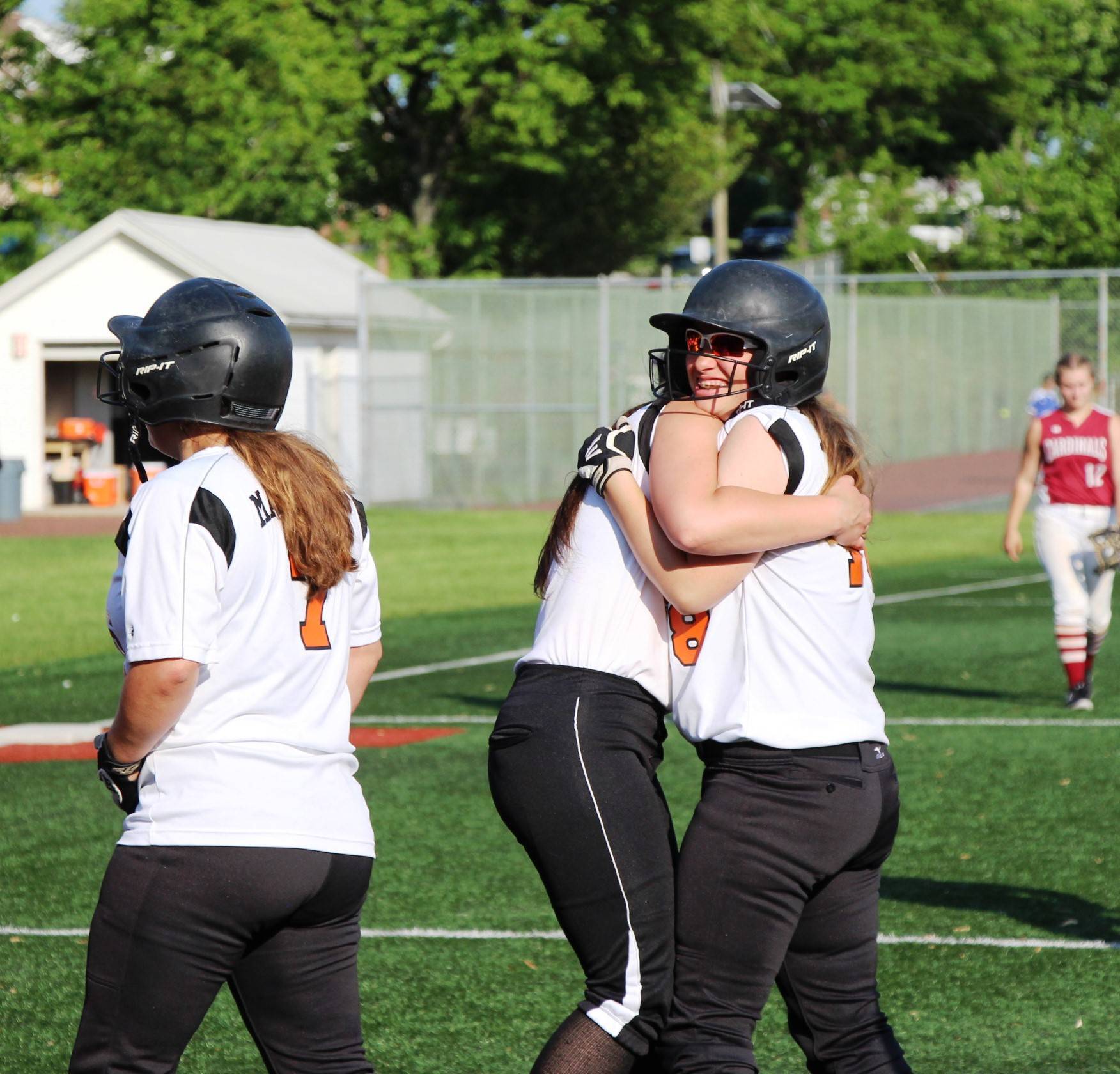 502142aa1d8ea0cfa1d5_EDIT_Marinelli_hug.jpg