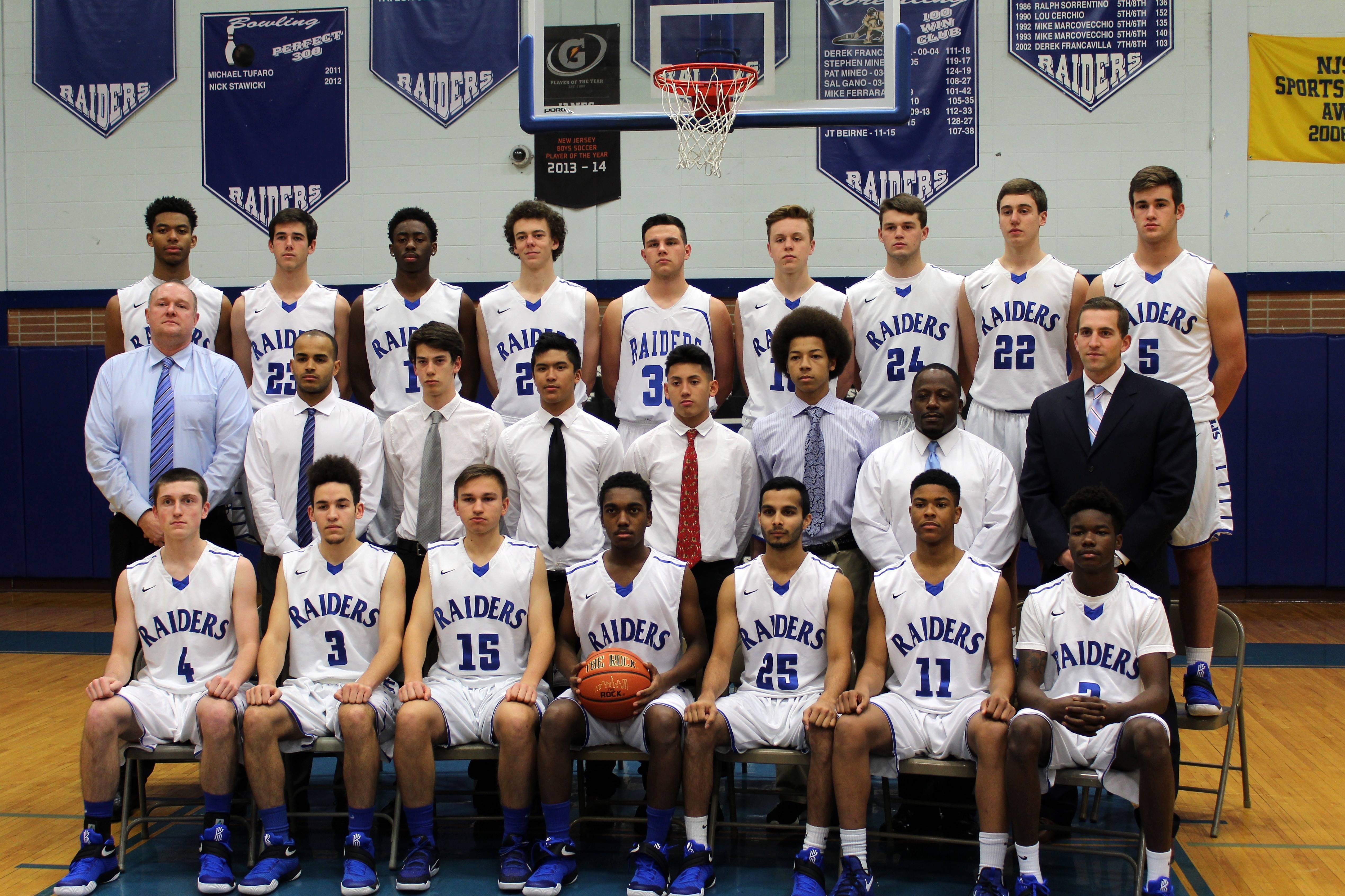 51e1b66ec2cdfb77999c_SPFHS_Boys_Basketball_team_photo_2016-17.jpg