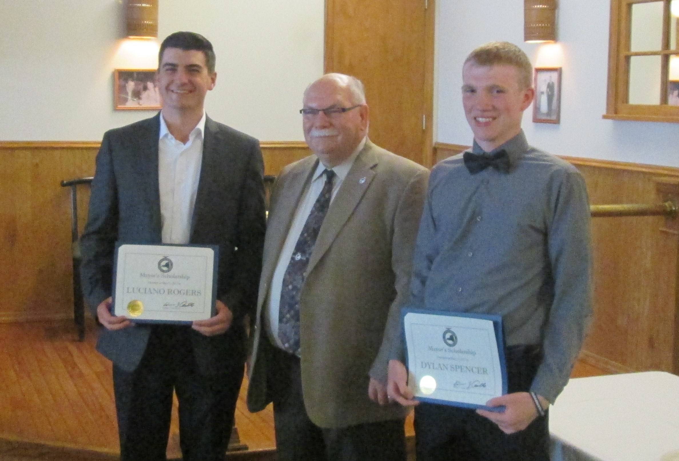 528f0754176287744a32_33b7b10babccda038c1a_Mayor_s_Scholarship_cropped.jpg