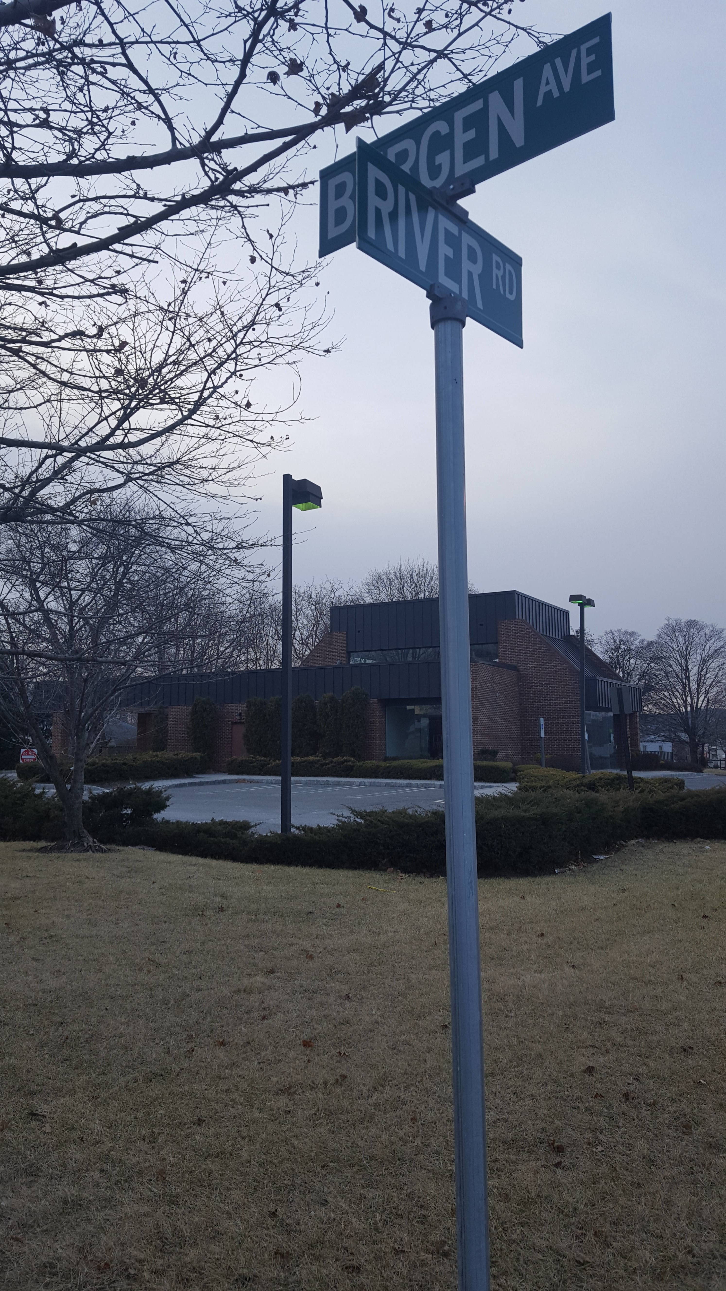 570fa875e21de6776d0c_a537c1df4e198934c809_FL_QC_street_corner_sign.jpg