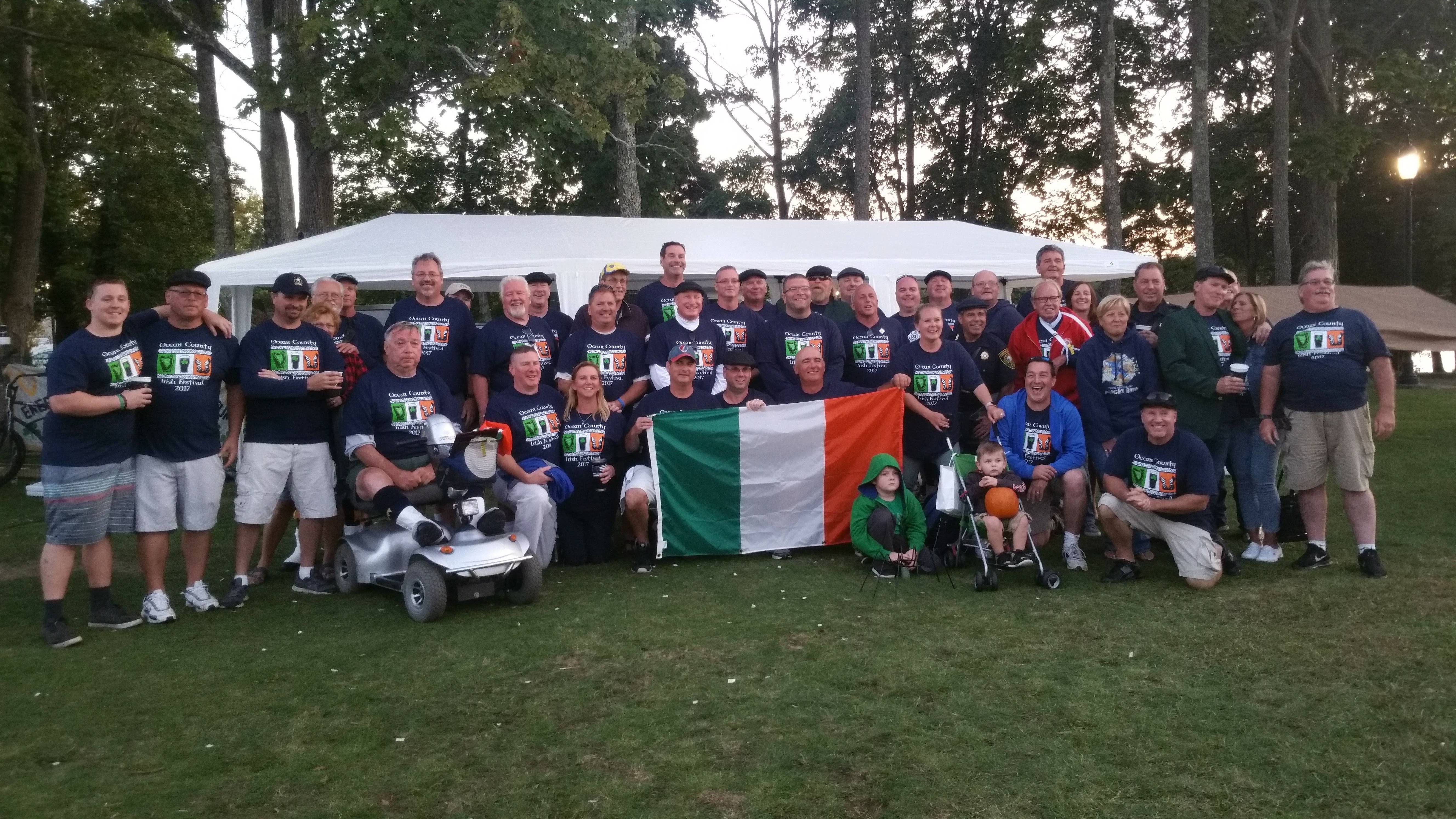 583ee26e595c645a3ec6_f73d70bdd0b4c2c64979_2017_Irish_Festival_staff_workers.jpg