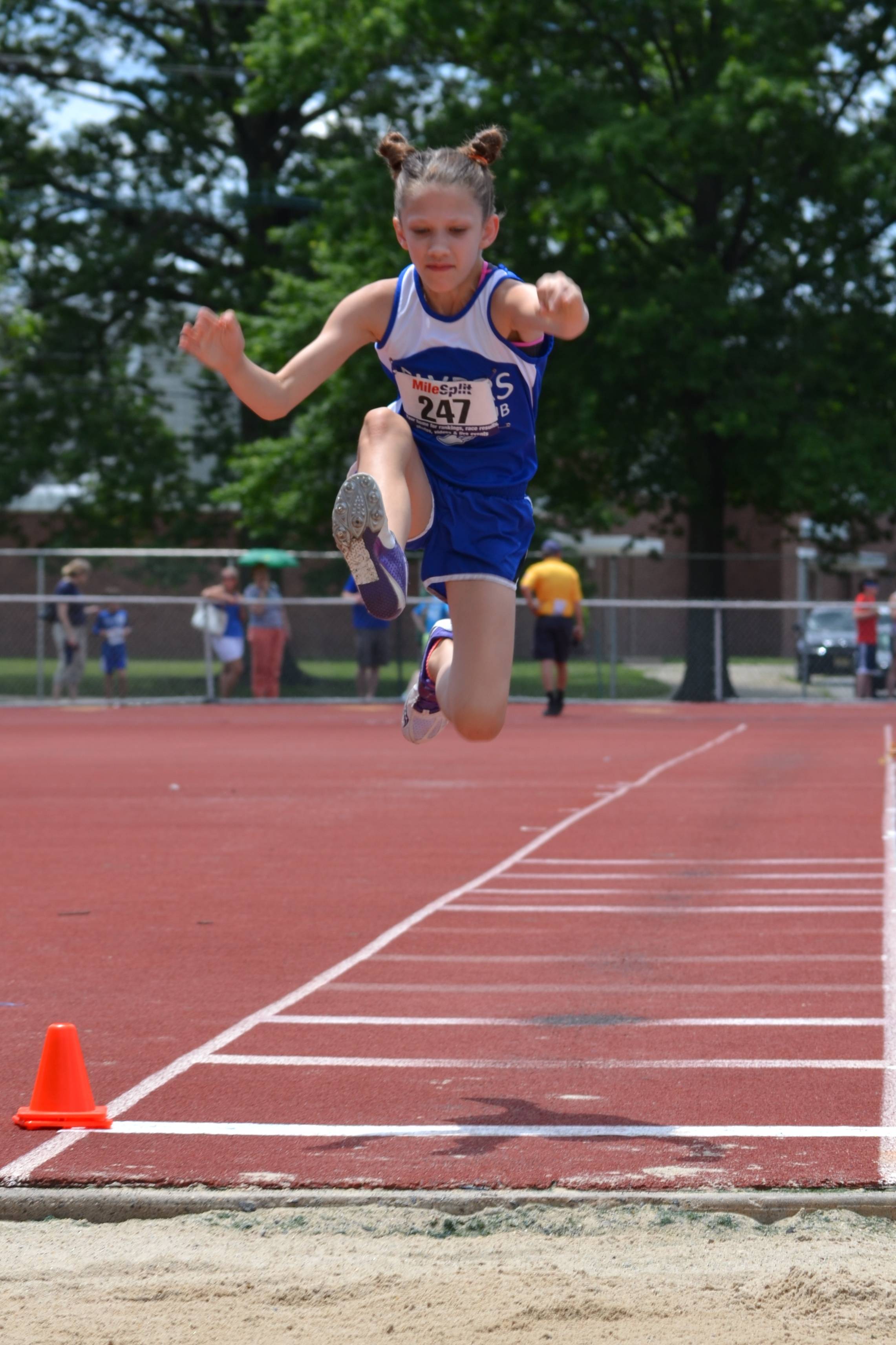 5988909c836d363f91a5_Emma_Muir_competes_in_Long_Jump.jpg
