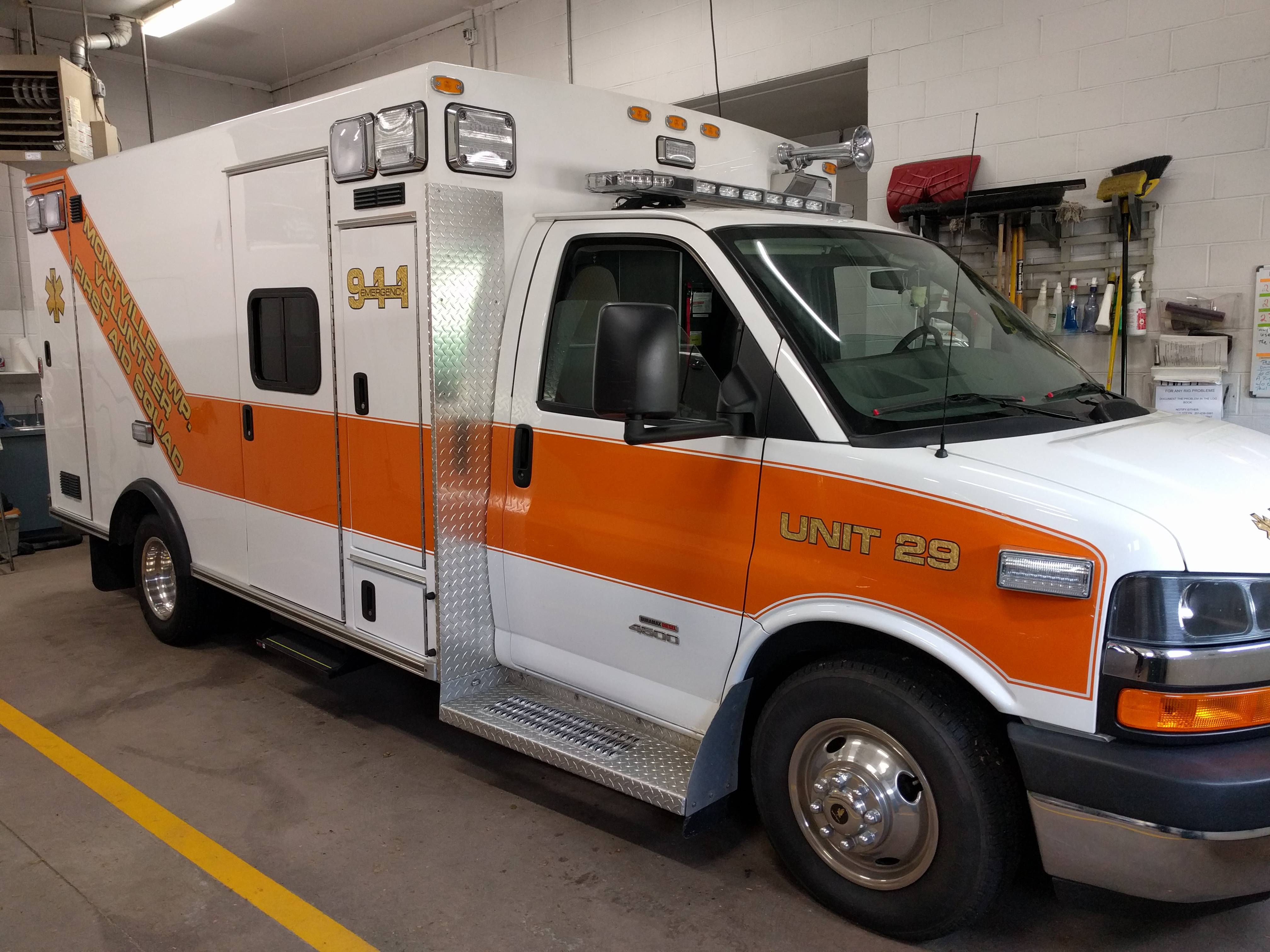 59f33b09b0cad25ba68f_ambulance.jpg
