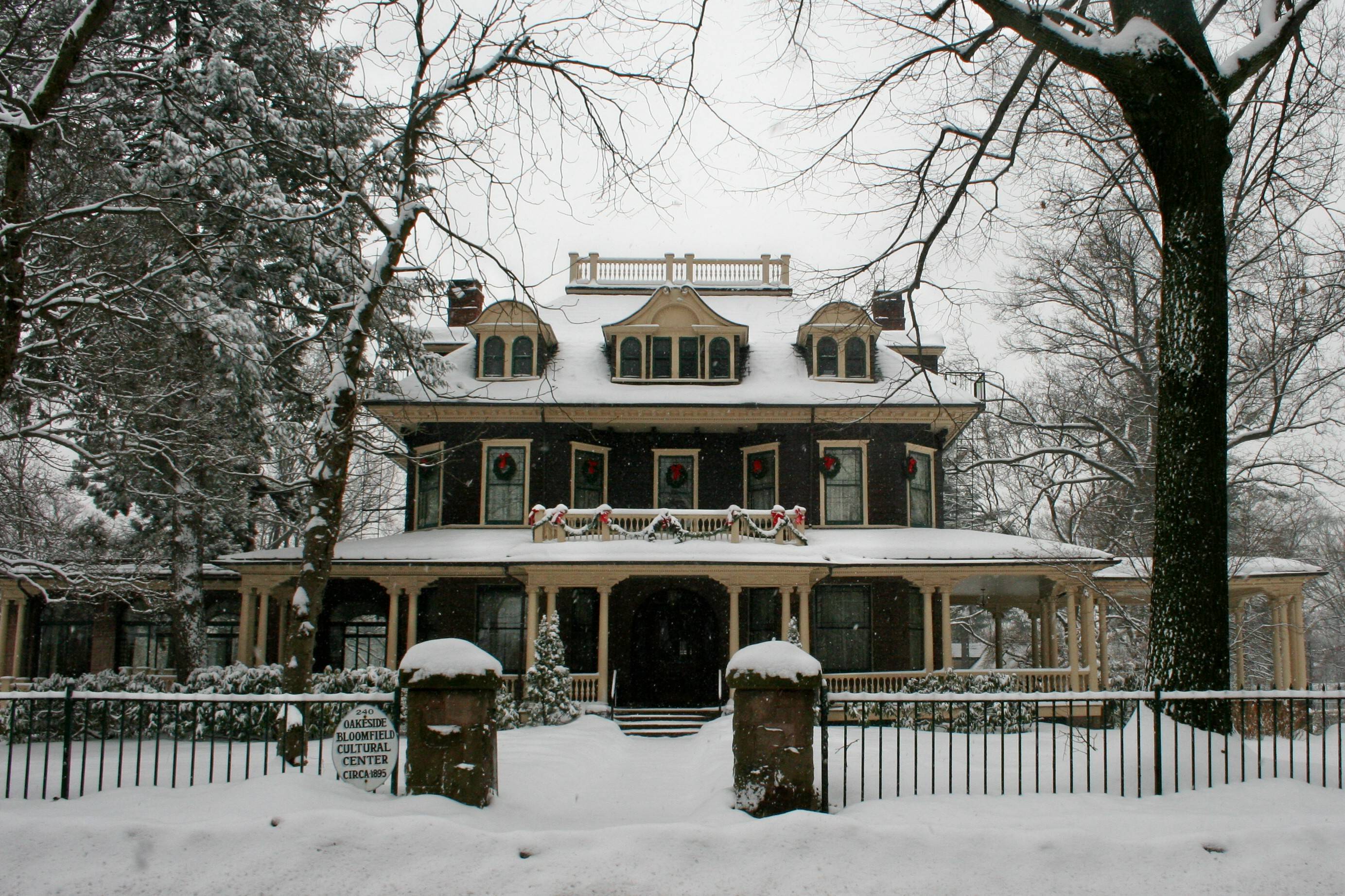 5ab83c402e54801d44fb_111Oakside.jpg