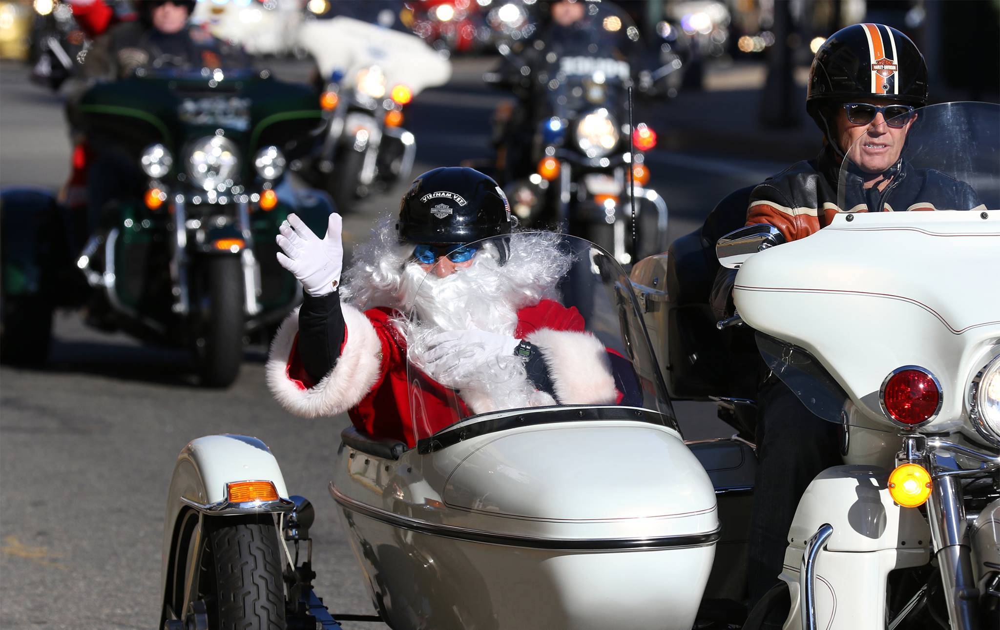 5bdb7aaa2b1518520c96_2016_Holiday_Toy_Run_RWJUH_1.jpg