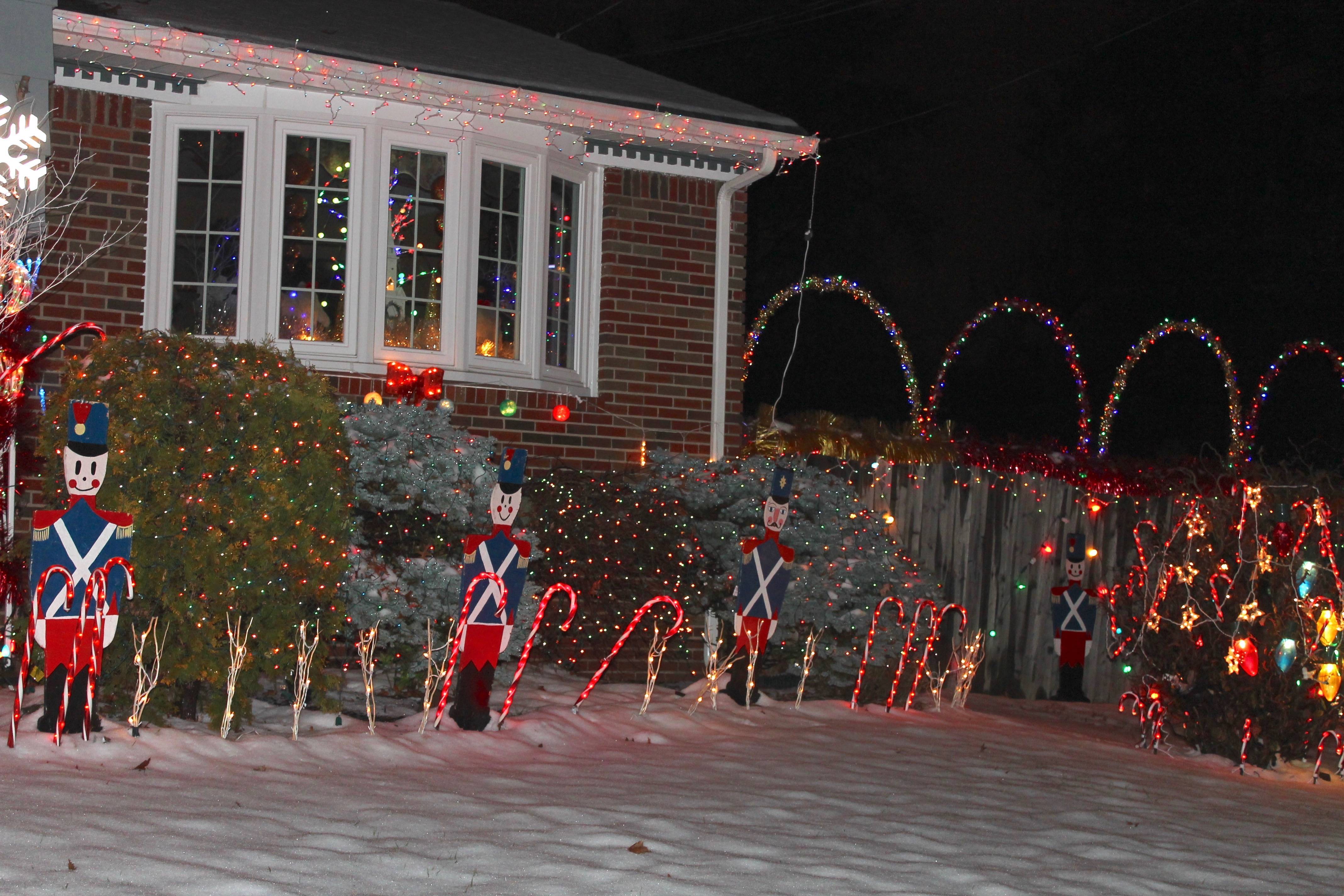(Video) Christmas Lighting Contest Winners Notified by Surprise Visit