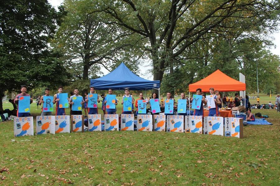 5cd9e28c94cd7cf811c8_Cross_Country_Seniors_2017.jpg