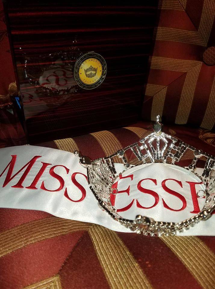 5dc87e4999e29444eec1_Miss_Essex_County_2016.jpg