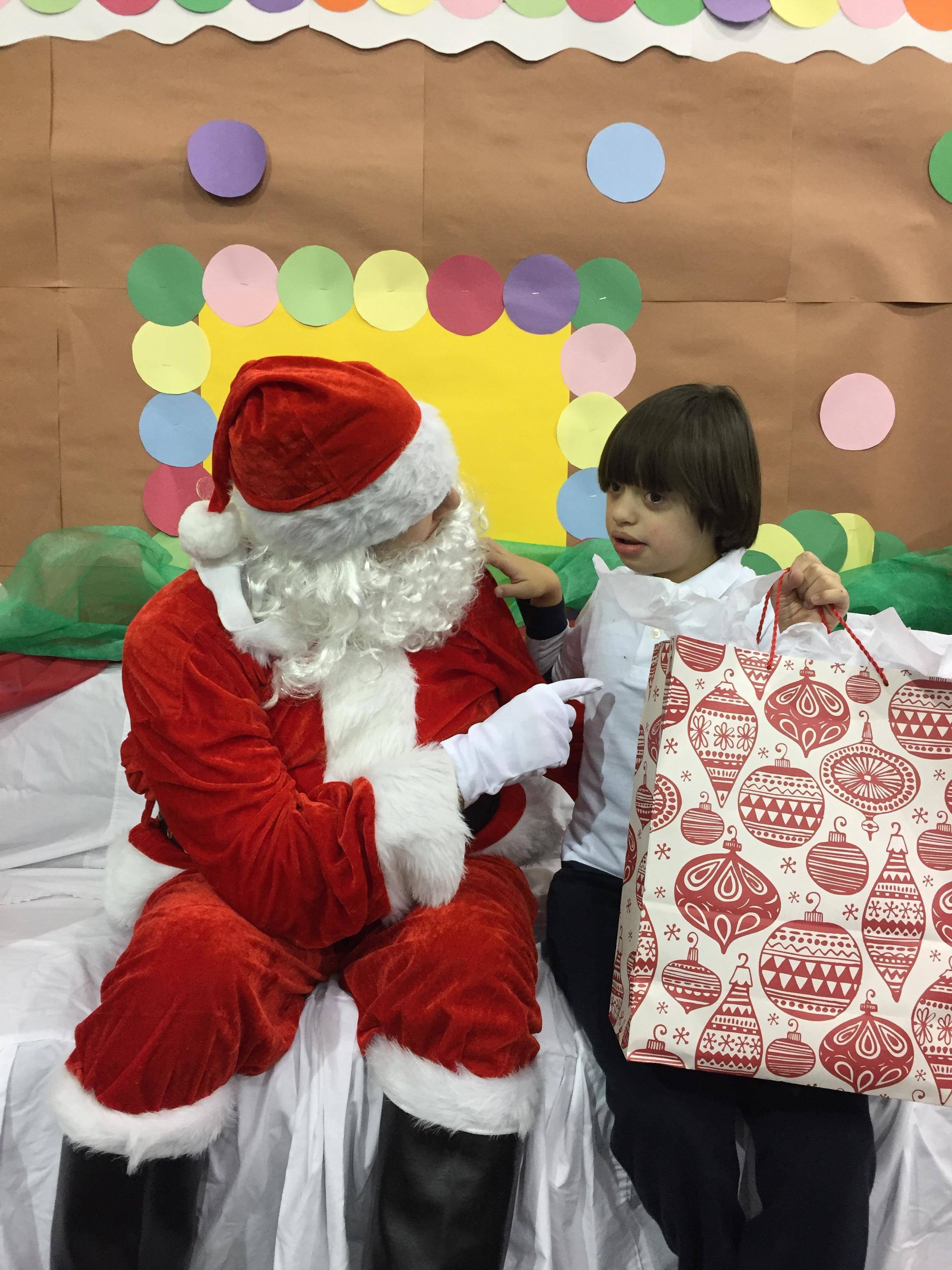 5f275c72d936dbb289fd_Gift_Drive.jpg