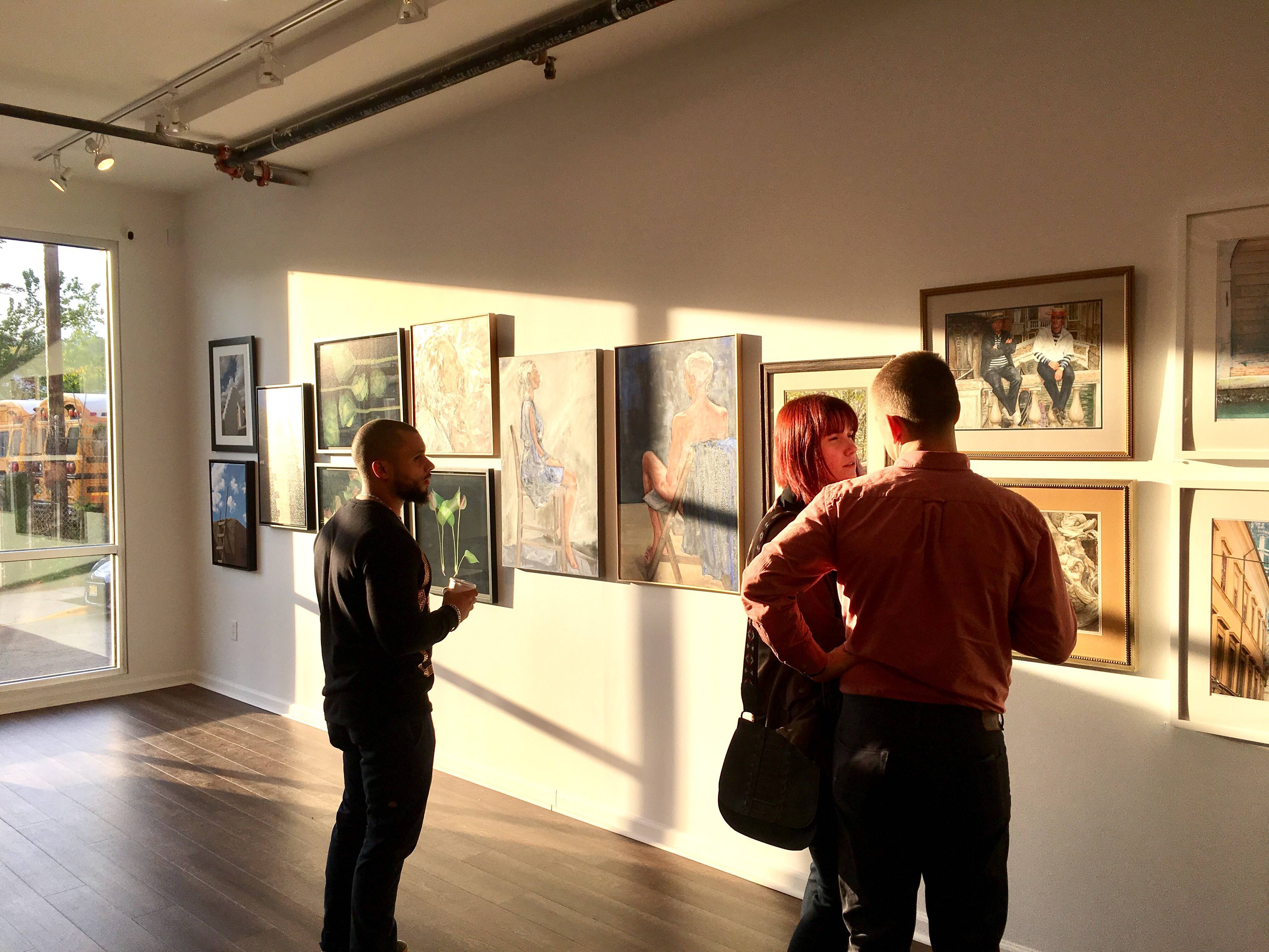 60fac8beabc59a7e16cd_people_at_show_2.jpg