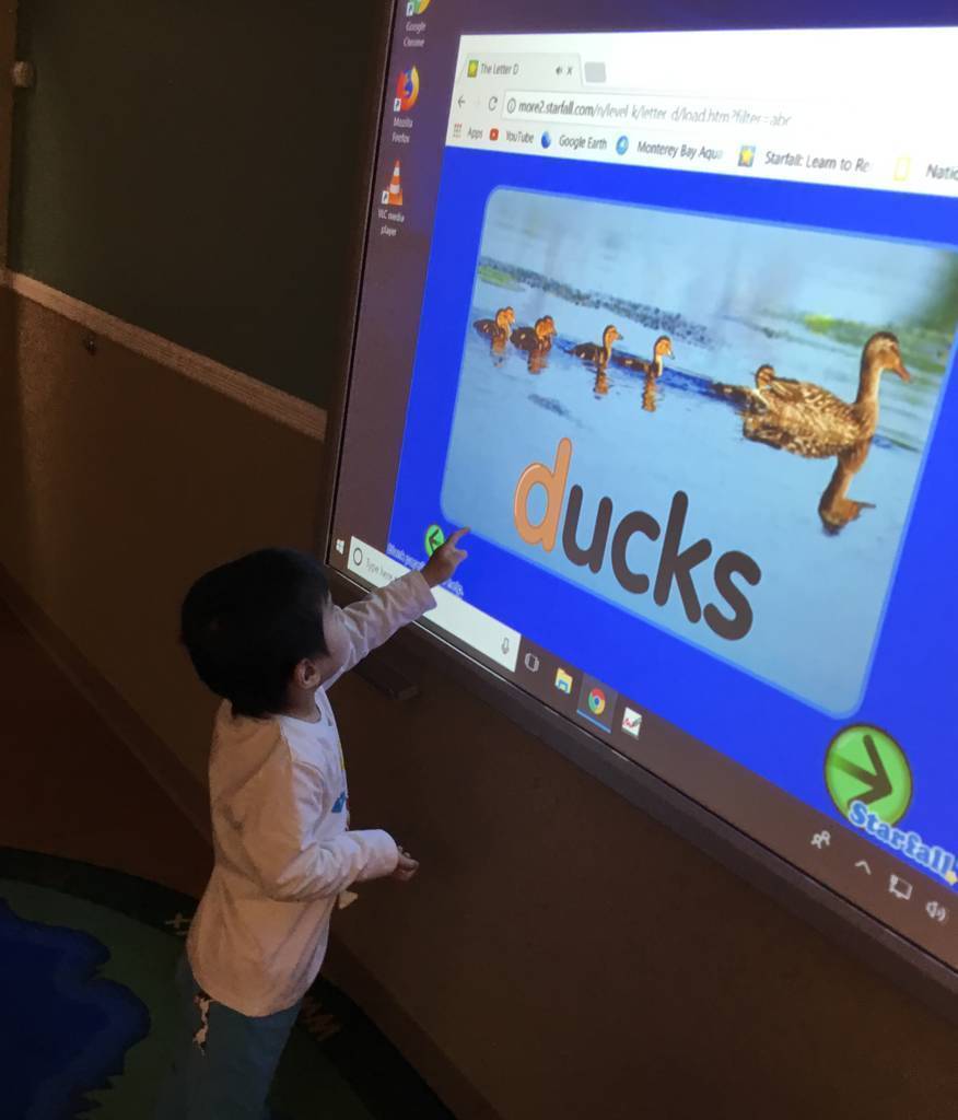 6129b70b79c9ac3e7f47_01cfb168d13d8dc7a10c_smart_board.jpg