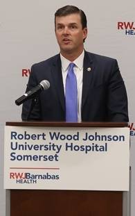 61e076223fcb00414b4a_sompixmichaelrobertsonopioids.jpg