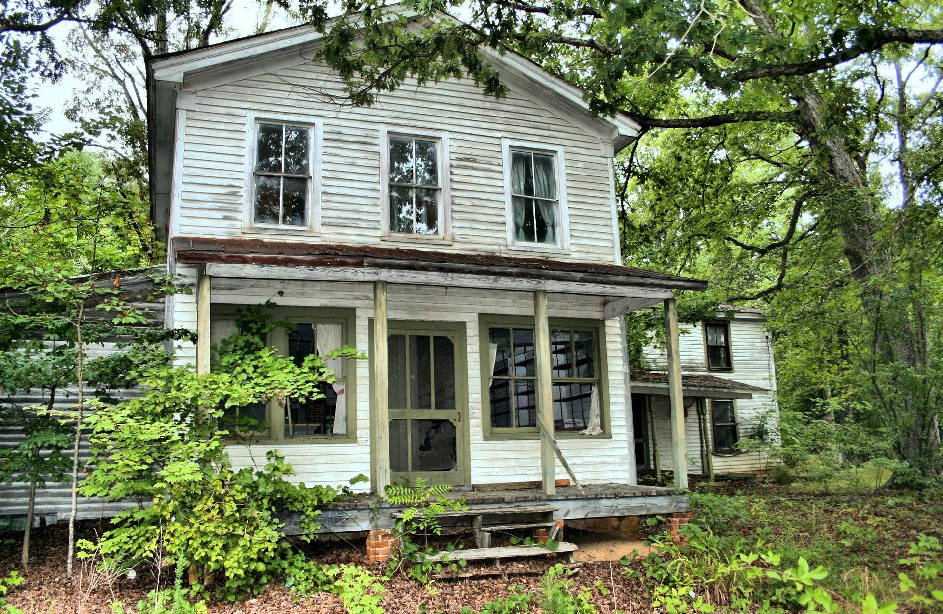 6245bab556355cdabe7e_foreclosure_house-54570_1920.jpg