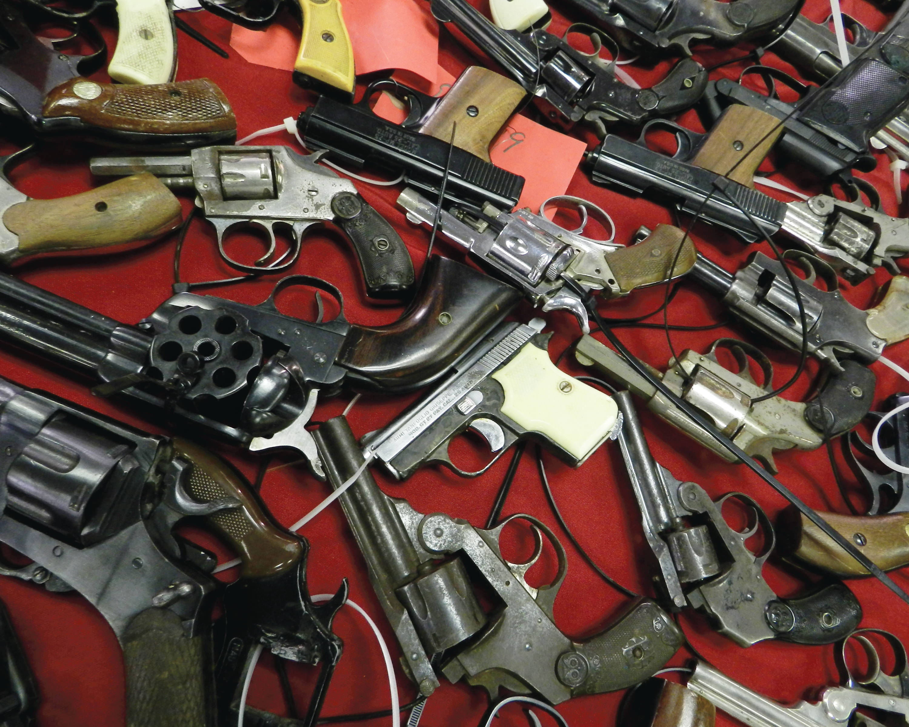 6441df1bac6fb49fca07_guns-1.jpg
