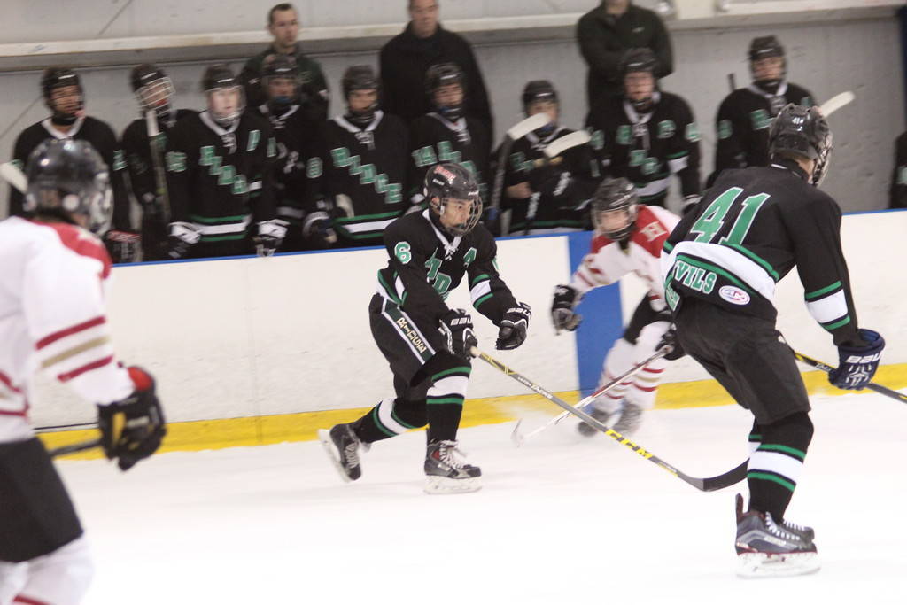 666ec465c10947fc6e43_5b9fad5dfaeb38bfd0e5_IMG_0293-XL_ridge_hillsboro_hockey.jpg