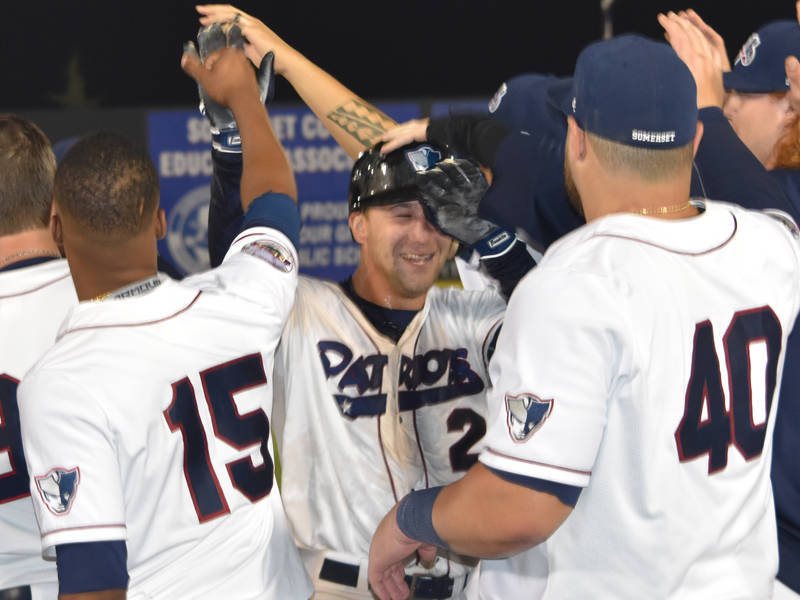 67e170933d051126e080_sompixpatskellycelebrates.jpg