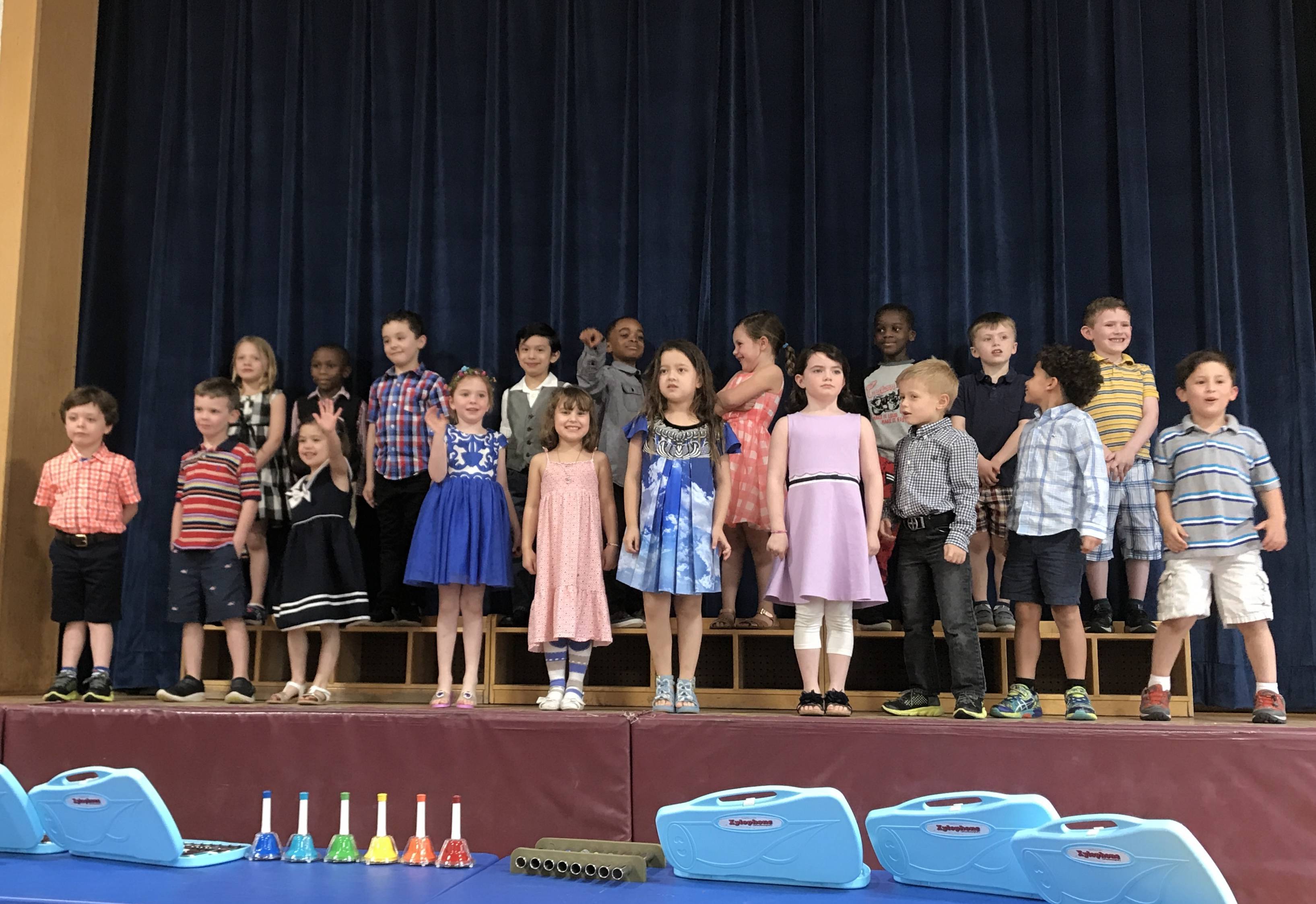 6b3f846e488aa19d20c7_Kindergarten2018_grad.jpeg